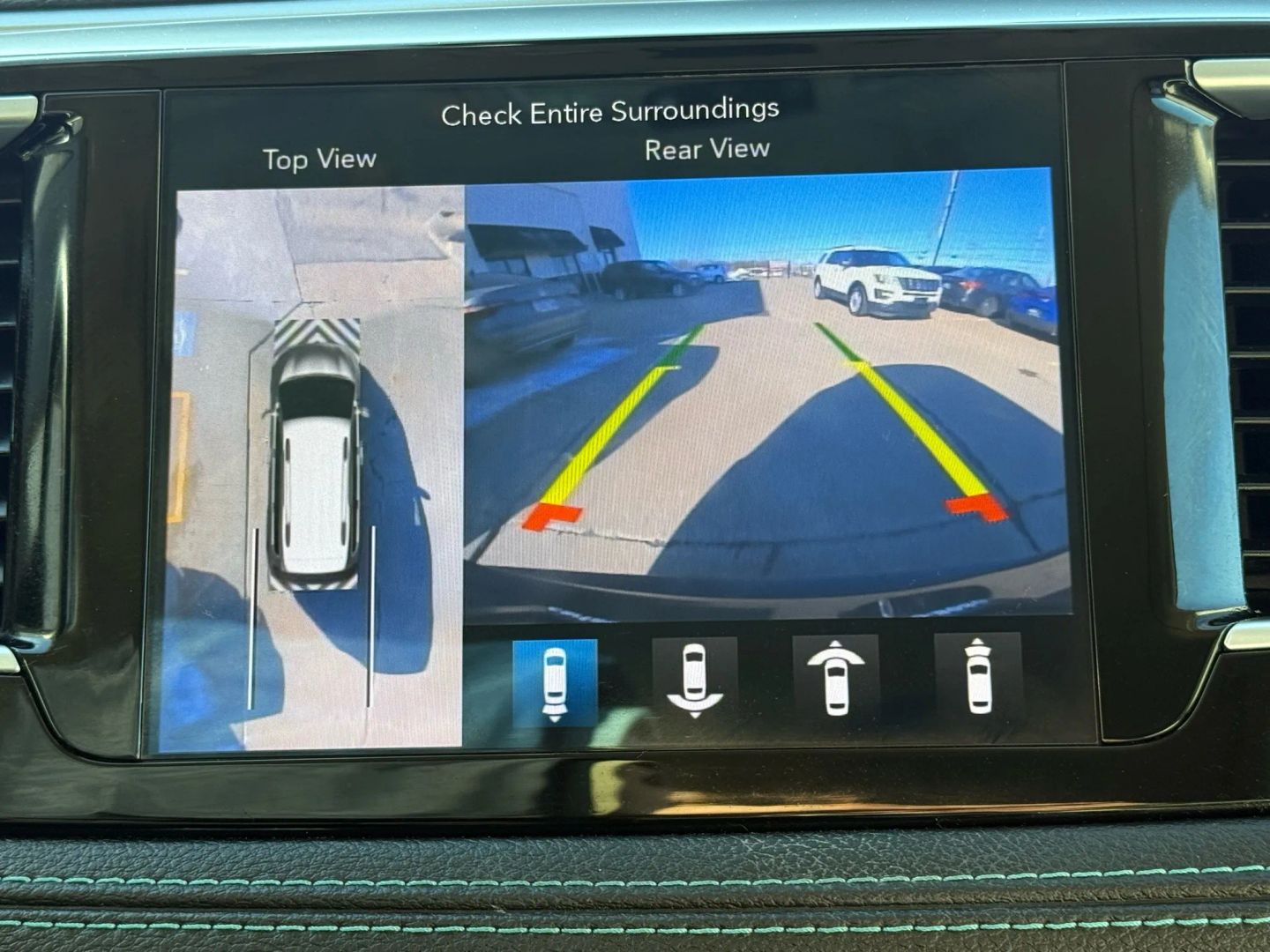 2018 Chrysler Pacifica Hybrid - Image 53