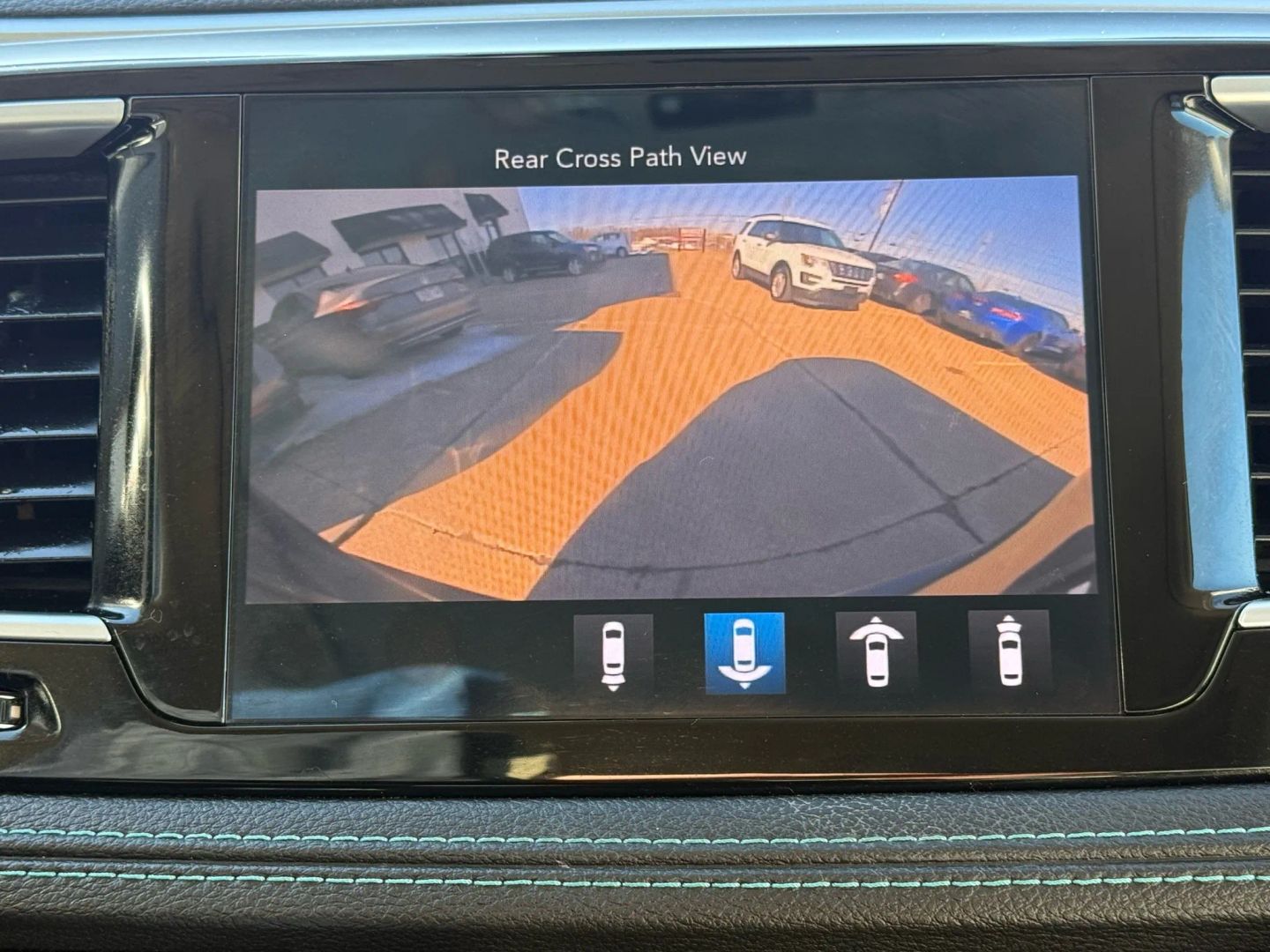 2018 Chrysler Pacifica Hybrid - Image 56