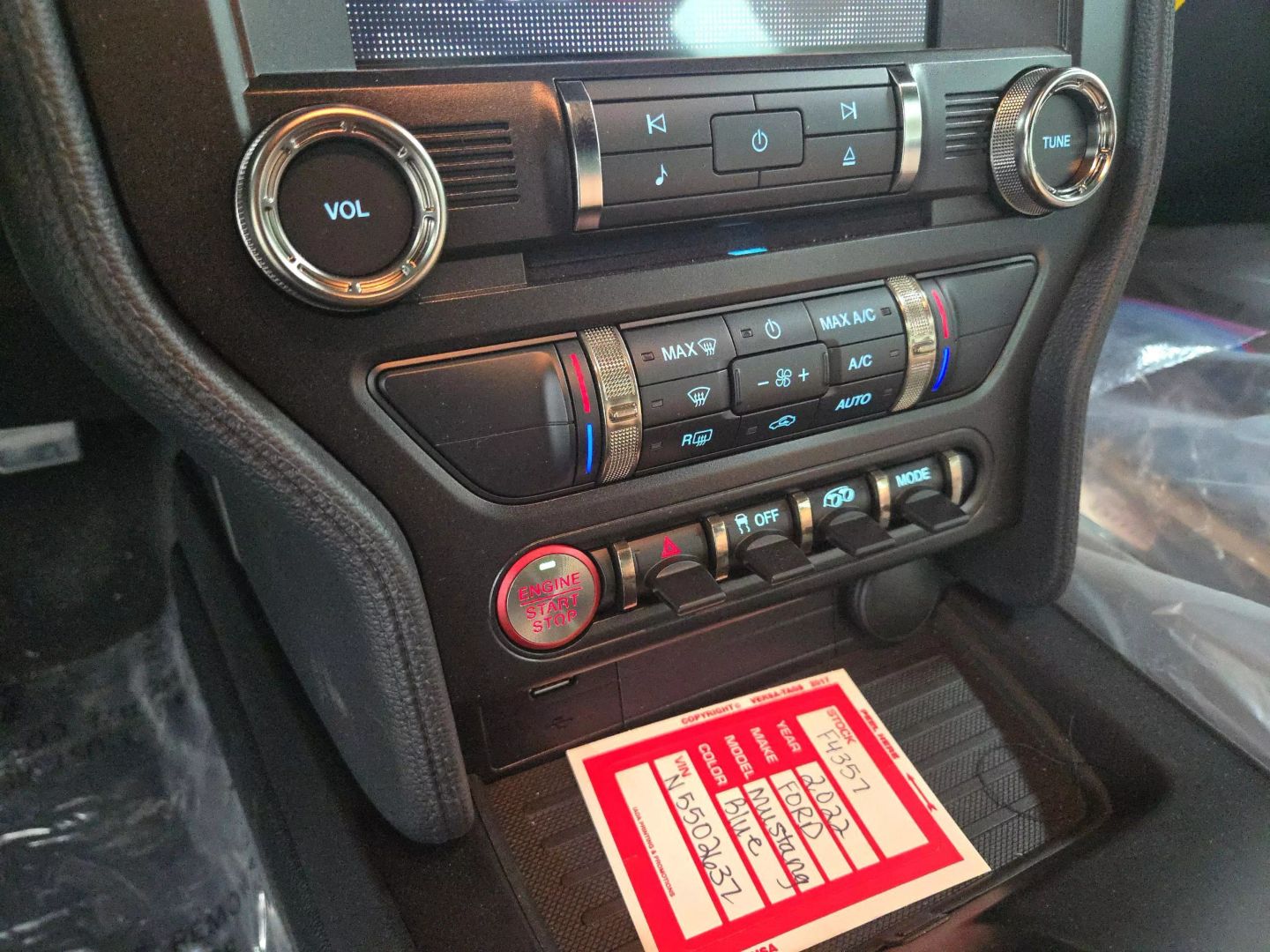 2022 Ford Mustang - Image 29