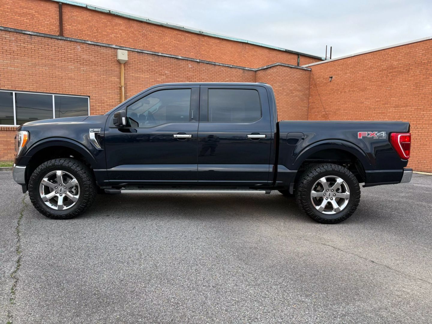 2022 Ford F150 Supercrew Cab - Image 3