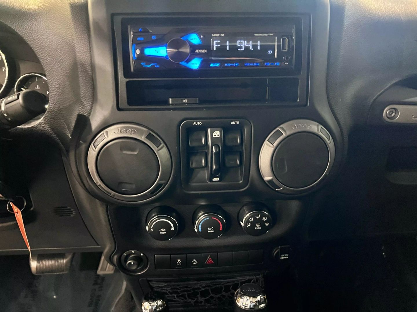 2015 Jeep Wrangler Unlimited Sport Suv 4d - Image 23