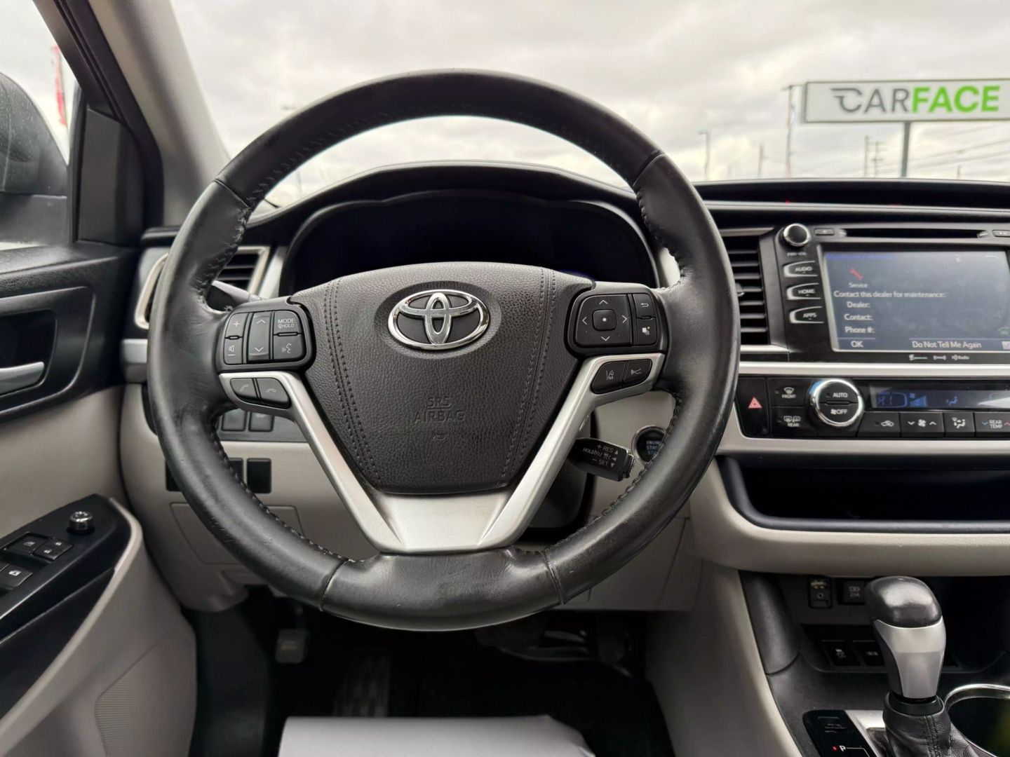 2017 Toyota Highlander - Image 29