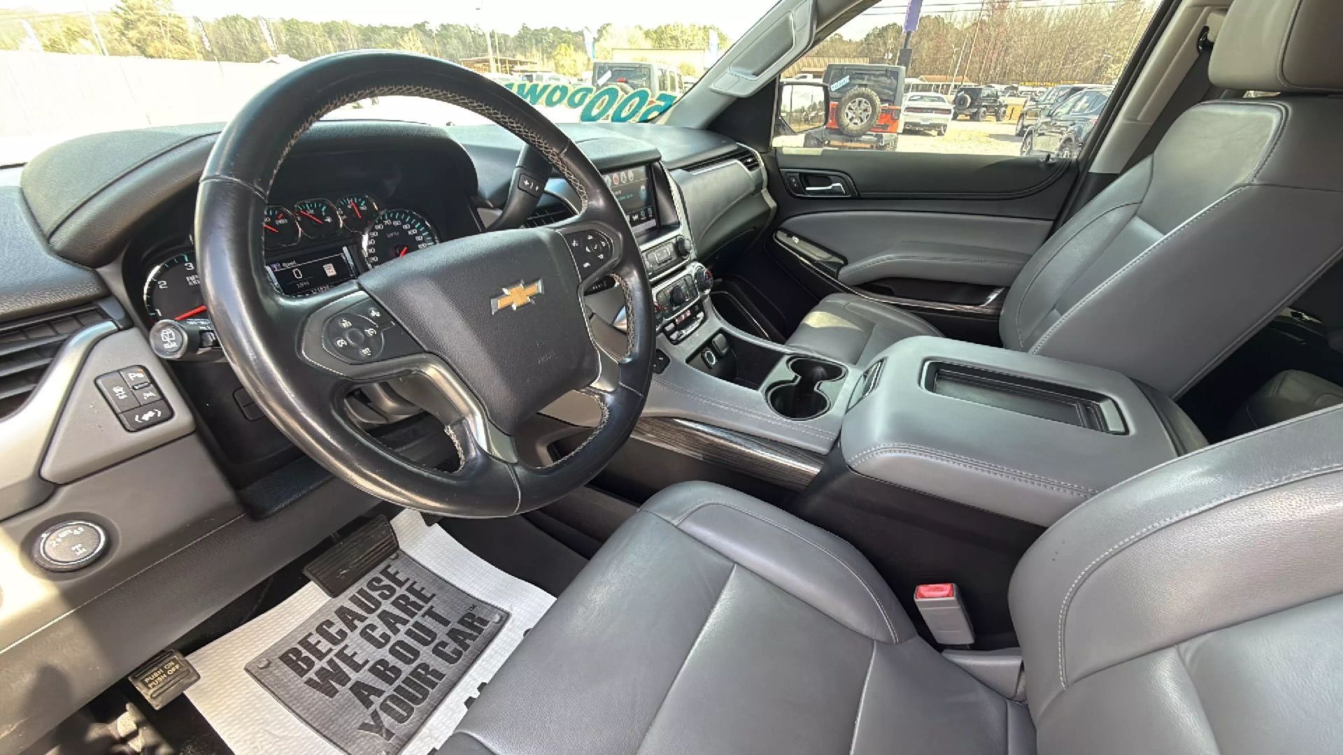 Image 10 of 2019 CHEVROLET SUBURBAN