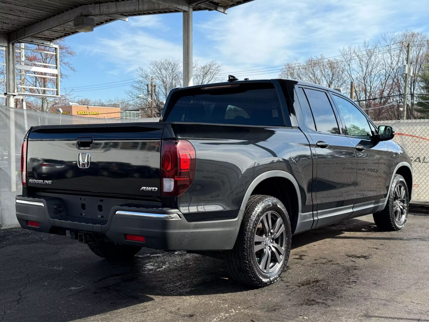 2019 Honda Ridgeline - Image 11