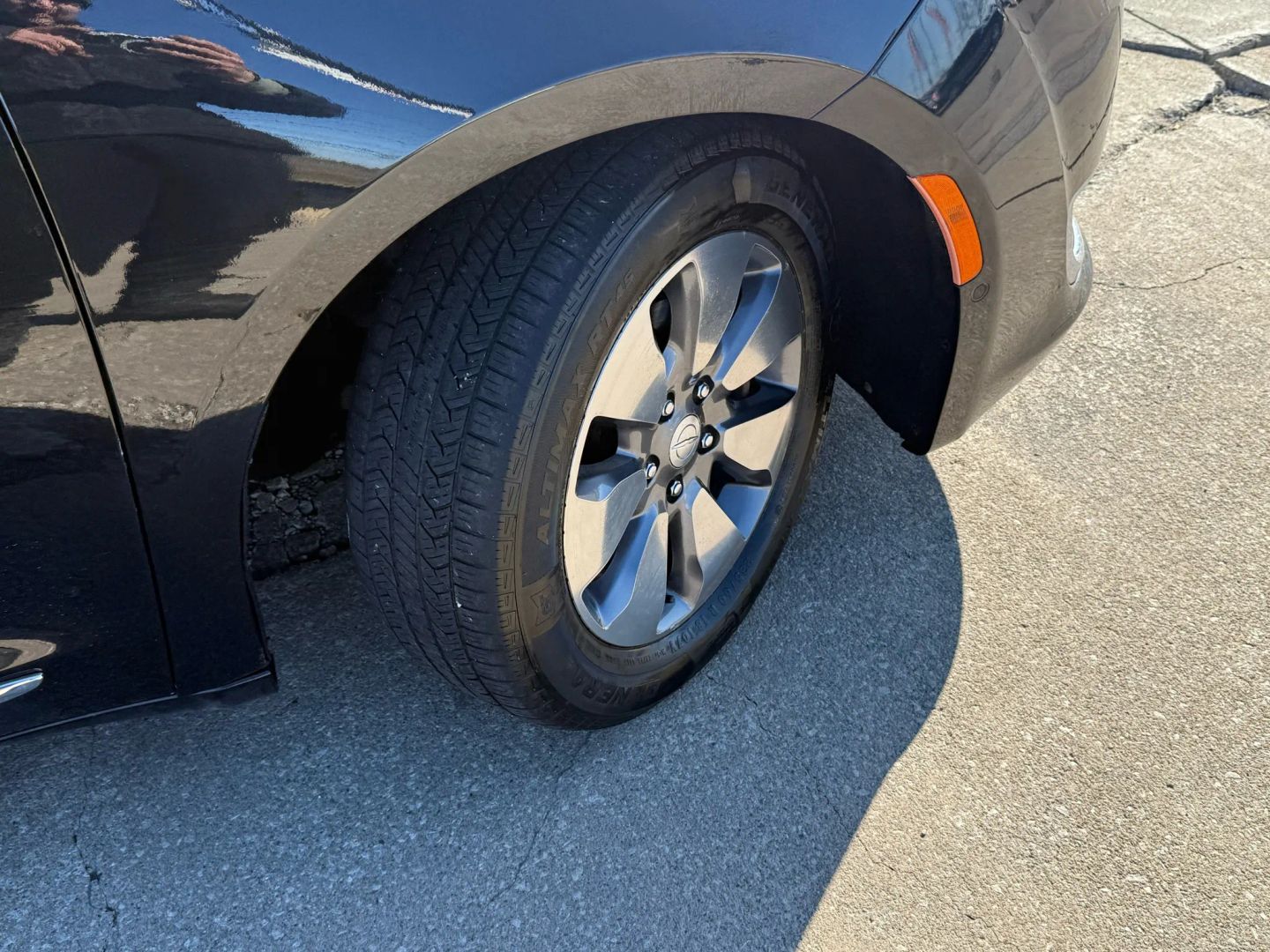 2018 Chrysler Pacifica Hybrid - Image 73