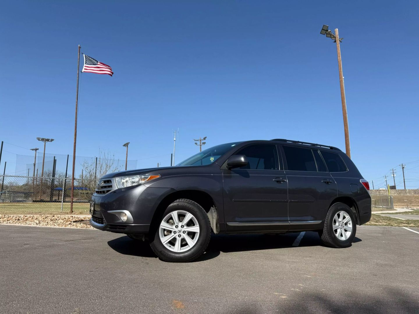 2013 Toyota Highlander - Image 1