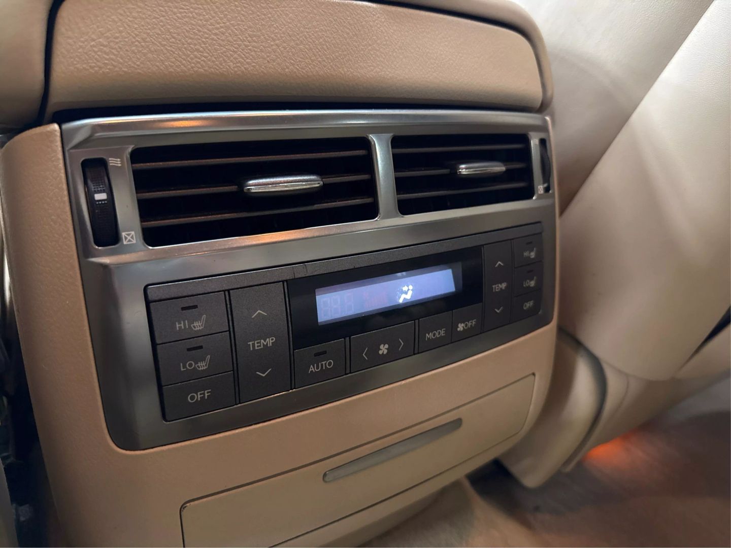 2009 Lexus Lx - Image 33