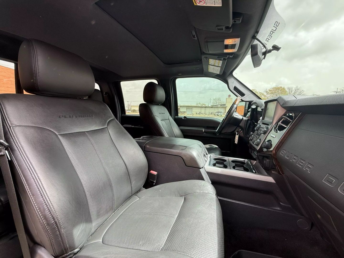2015 Ford F250 Super Duty Crew Cab - Image 21