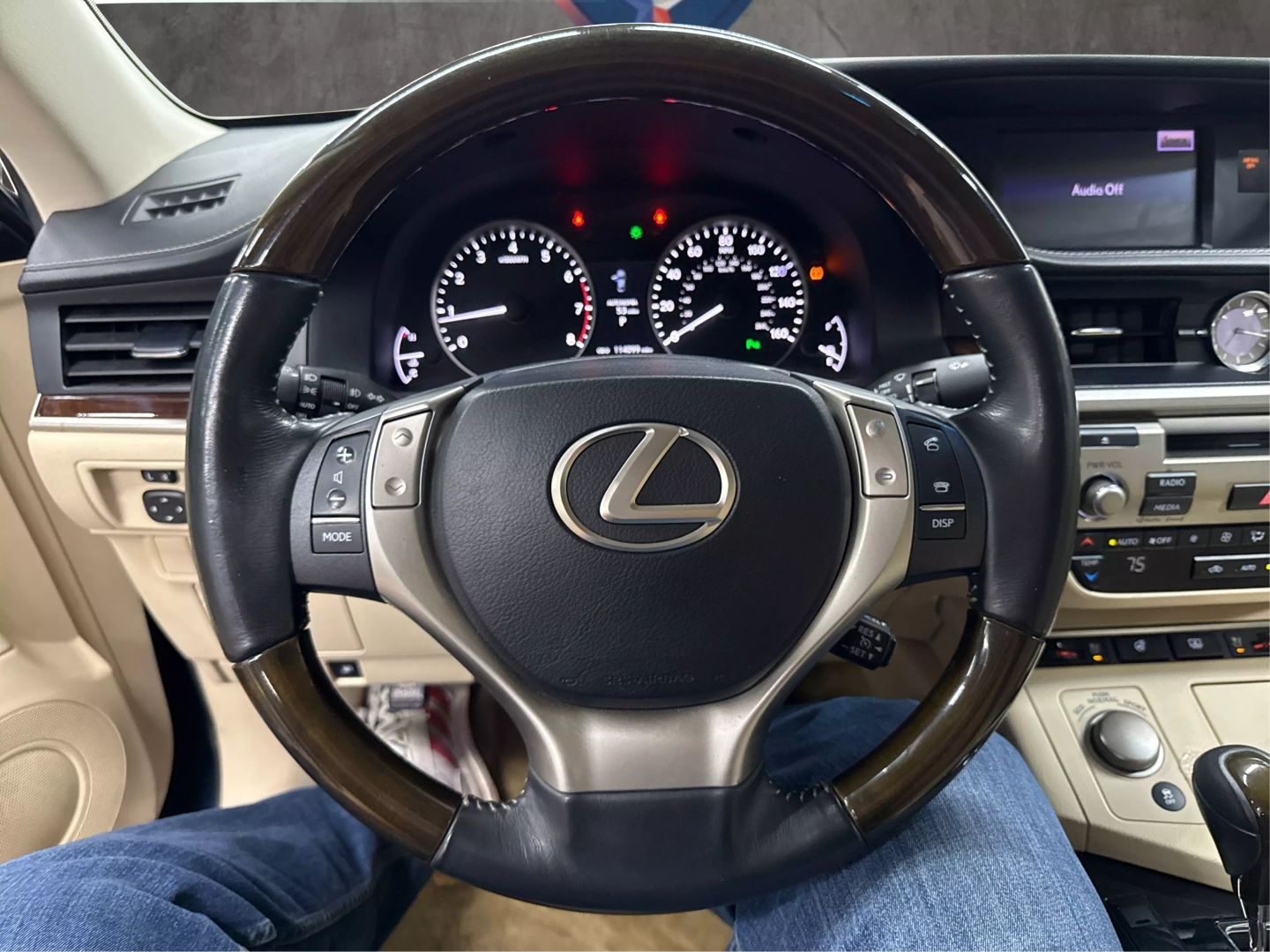 2014 Lexus Es - Image 32