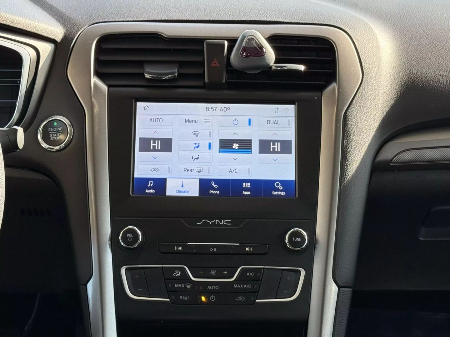 2020 Ford Fusion - Image 28
