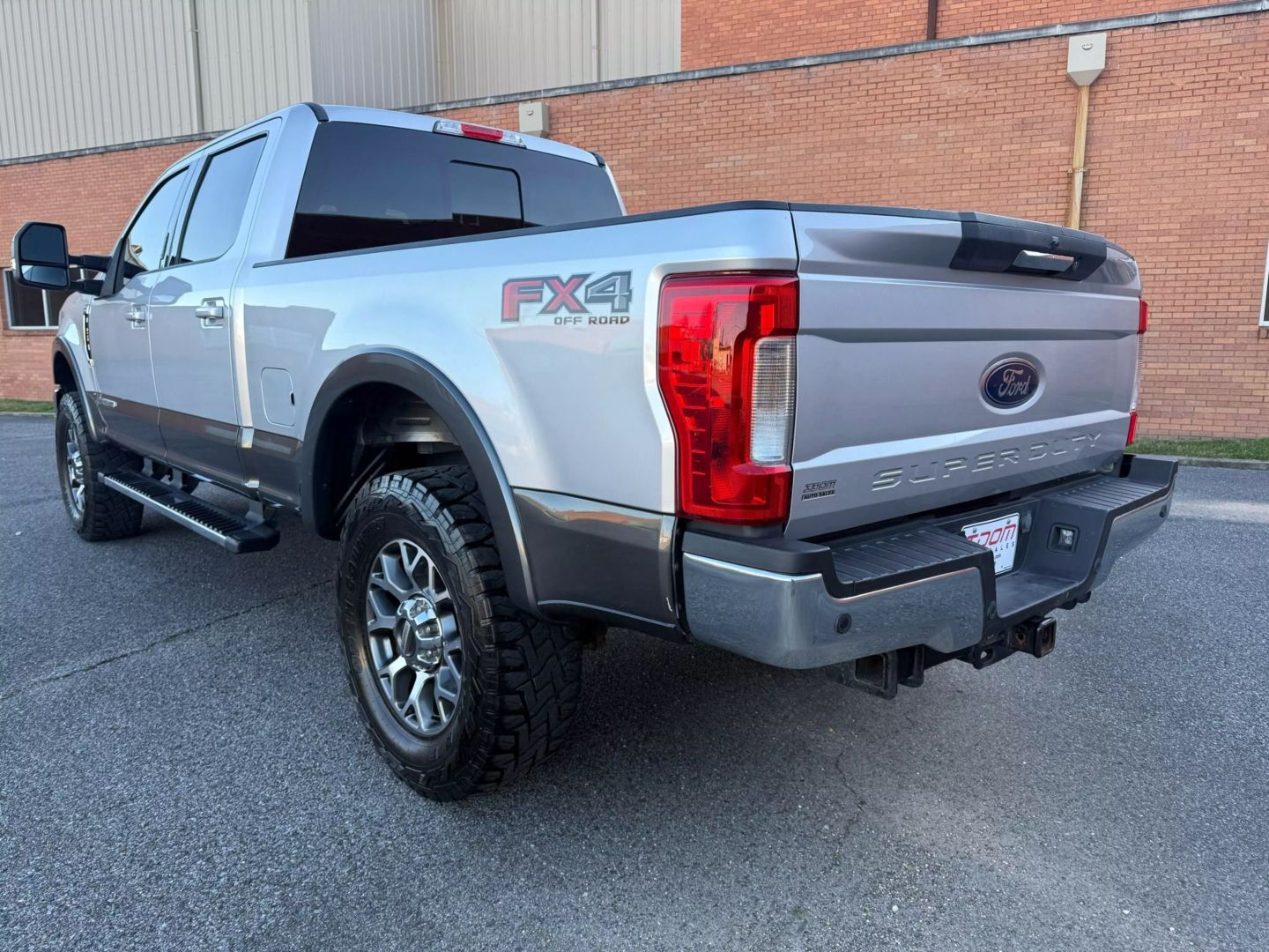 2019 Ford F250 Super Duty Crew Cab - Image 4