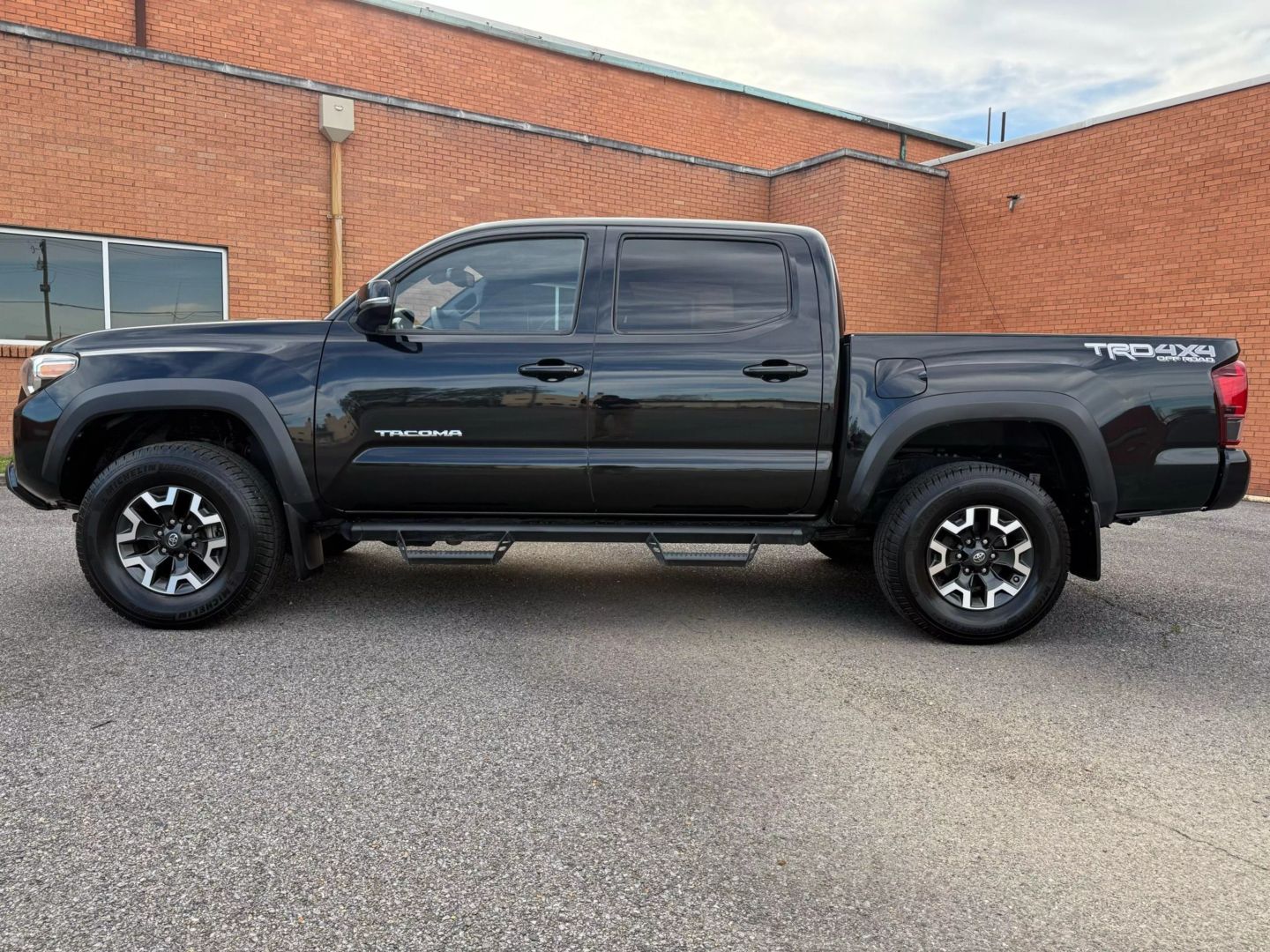 2019 Toyota Tacoma Double Cab - Image 4