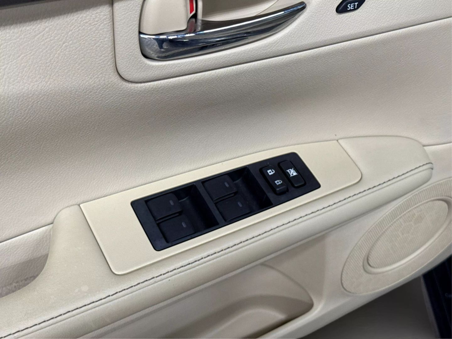 2014 Lexus Es - Image 24