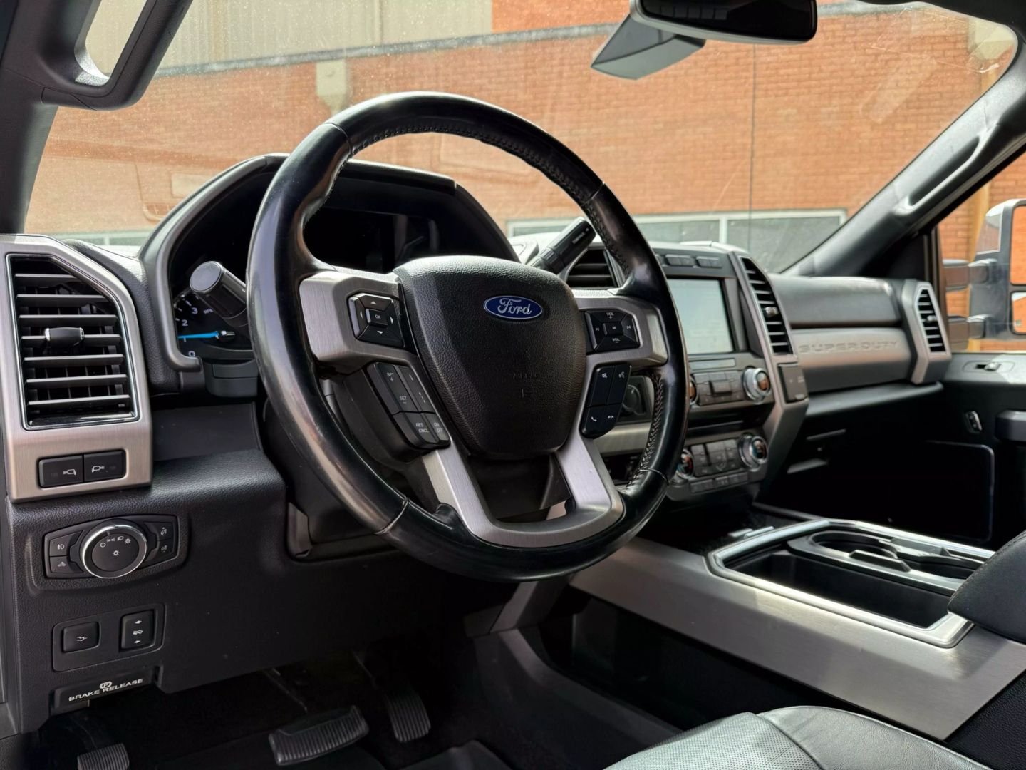 2018 Ford F450 Super Duty Crew Cab - Image 11