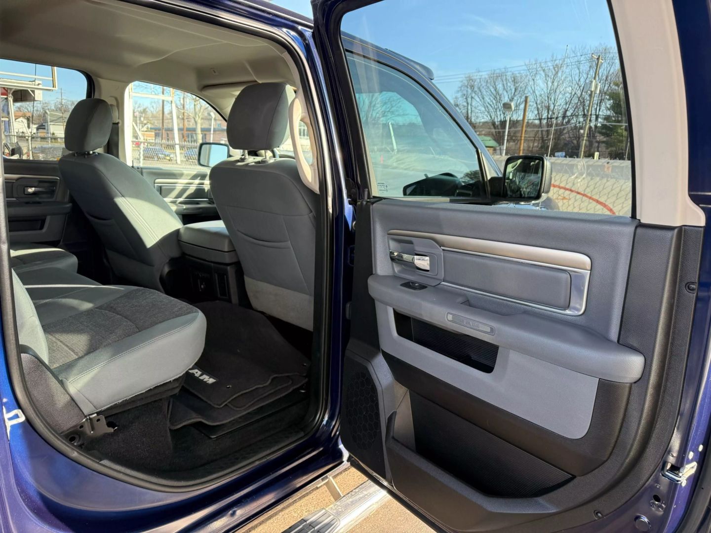 2017 Ram 1500 Crew Cab - Image 21