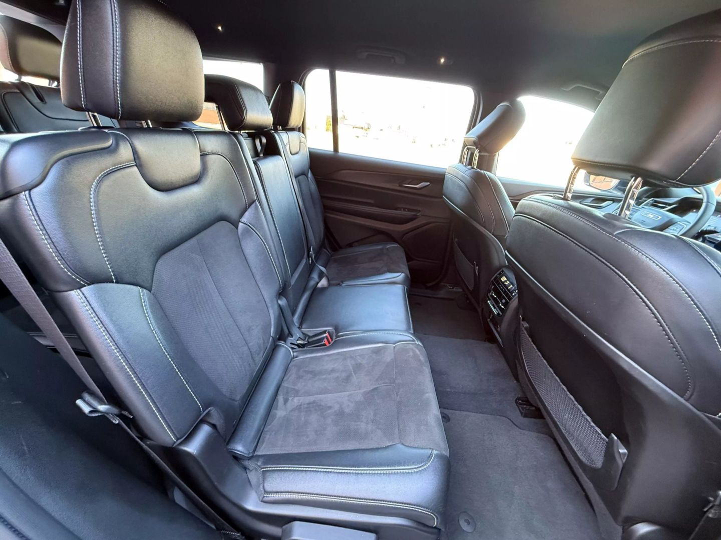 2023 Jeep Grand Cherokee L - Image 19