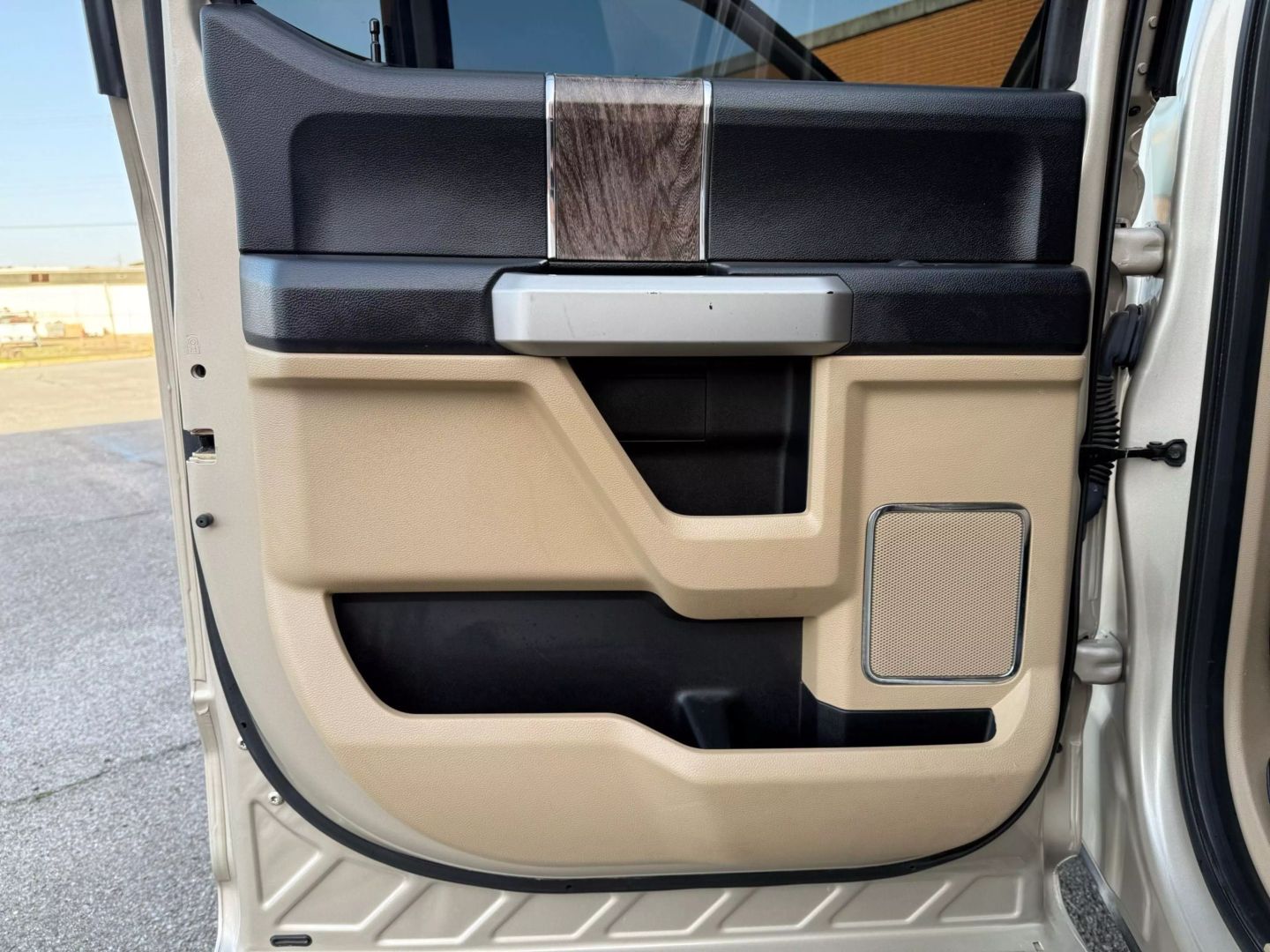 2018 Ford F250 Super Duty Crew Cab - Image 17