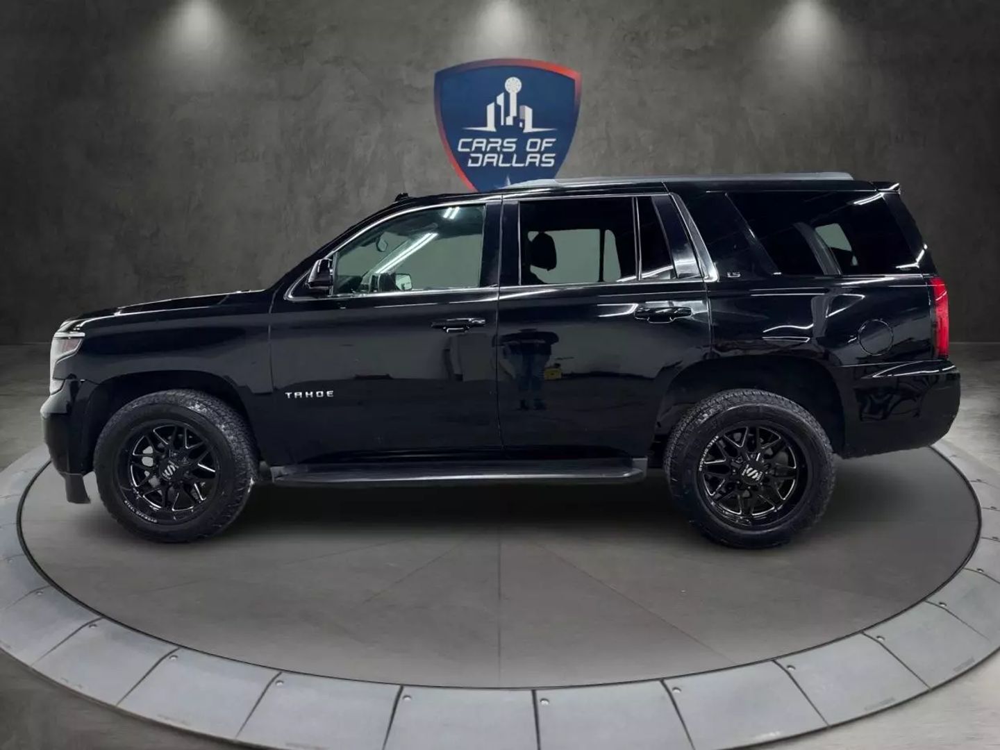 2016 Chevrolet Tahoe - Image 2