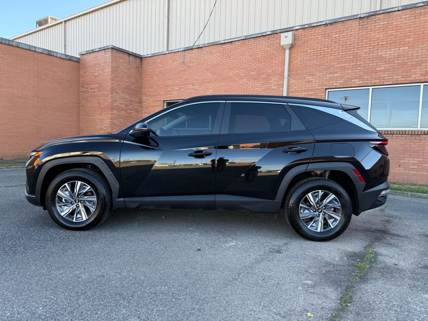 2023 Hyundai Tucson Hybrid - Image 4