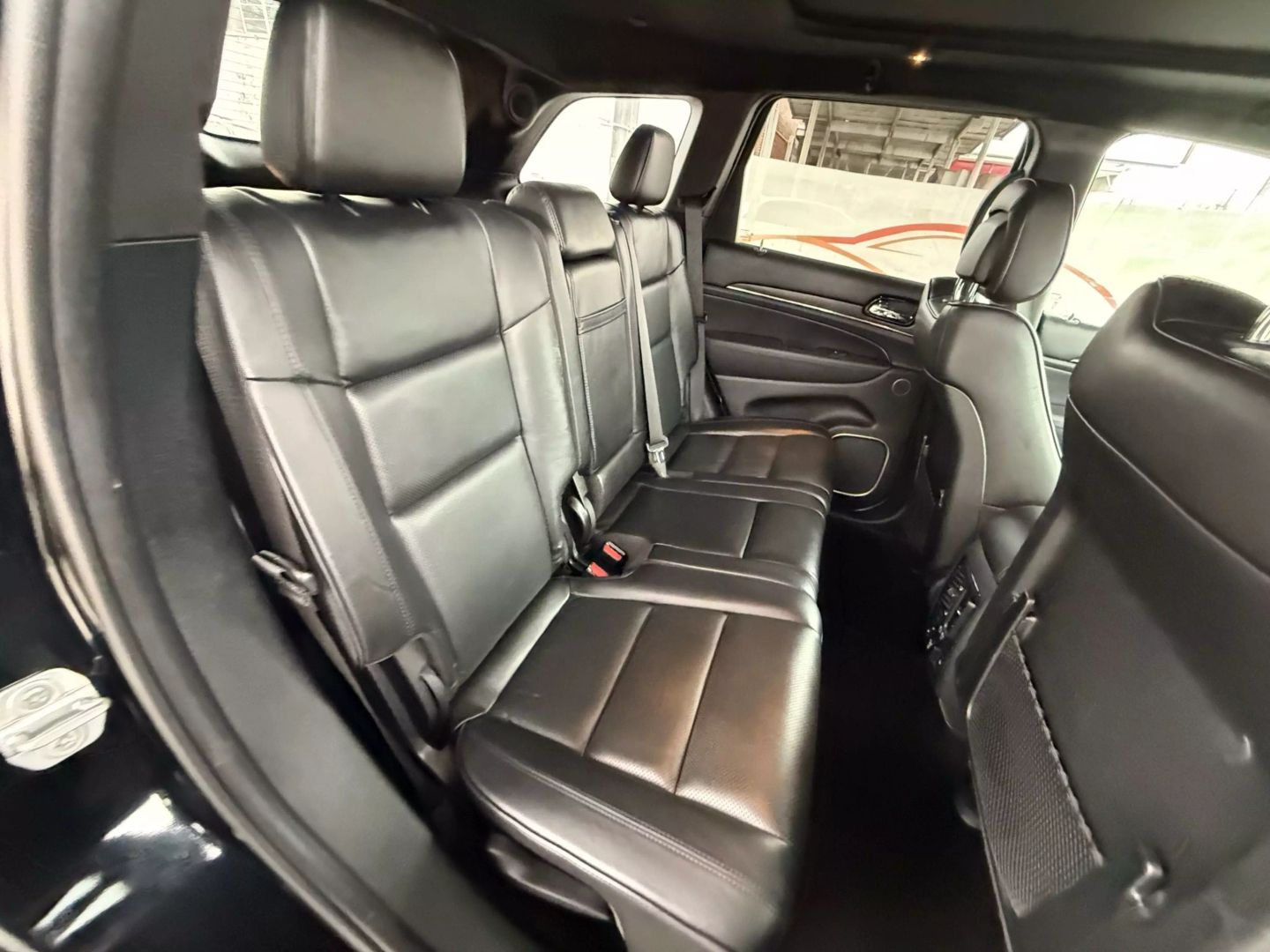 2020 Jeep Grand Cherokee - Image 23