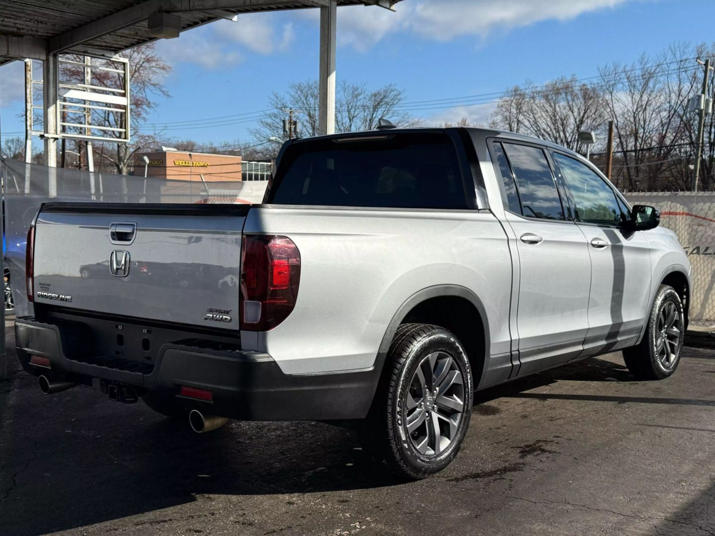 2021 Honda Ridgeline - Image 11