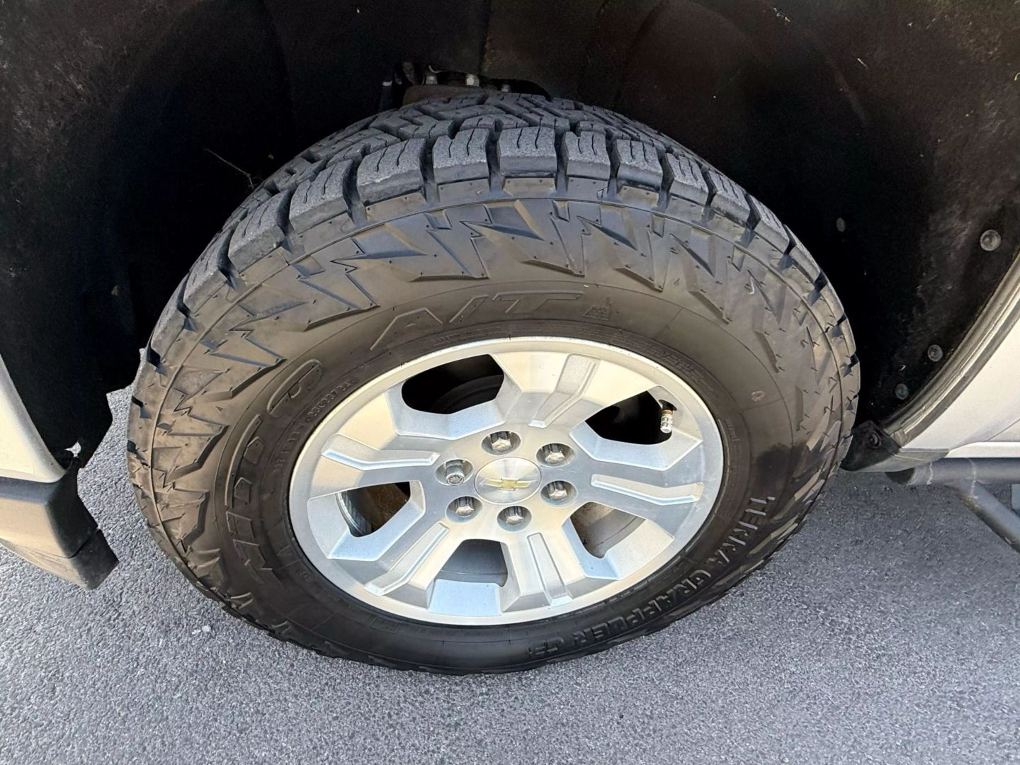 2018 Chevrolet Silverado 1500 Crew Cab - Image 11