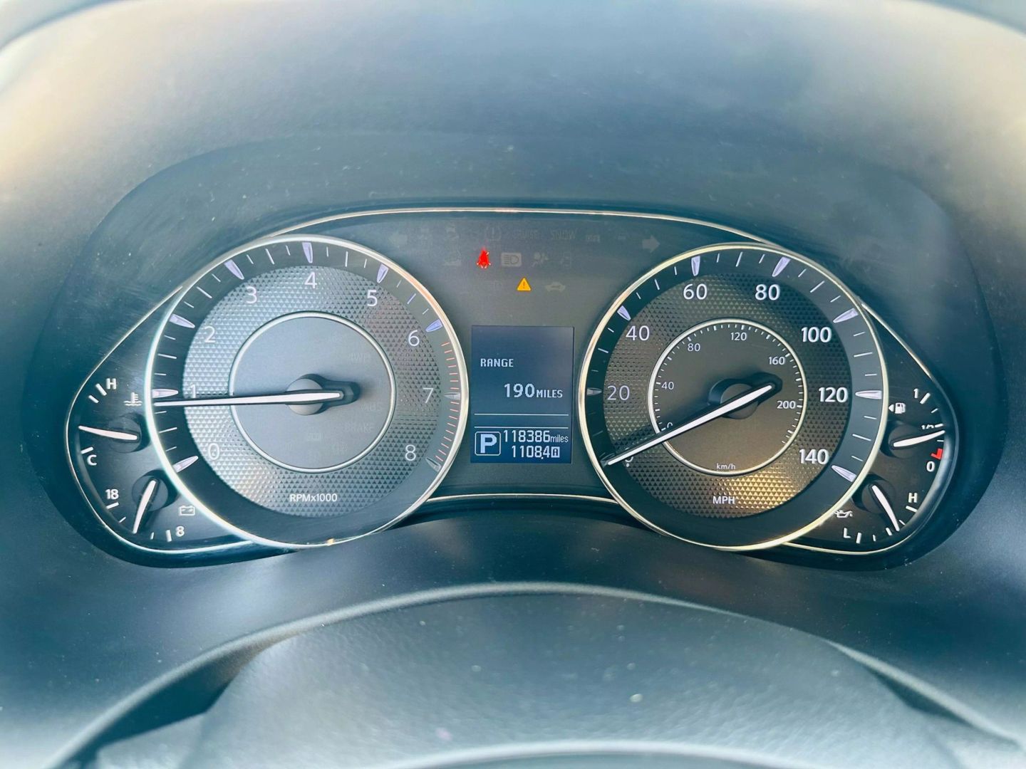 2018 Nissan Armada - Image 27