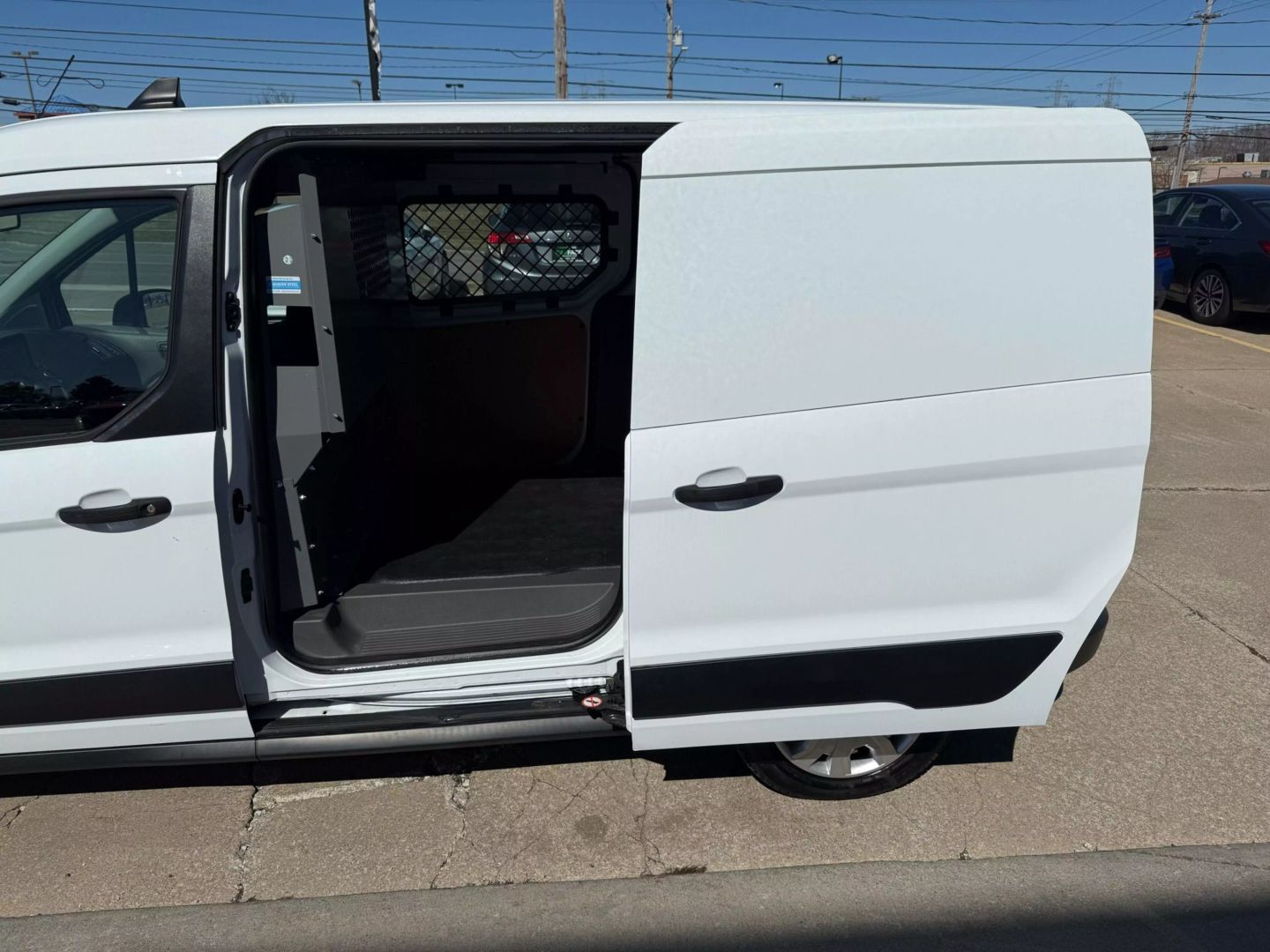 2020 Ford Transit Connect Cargo Van - Image 16