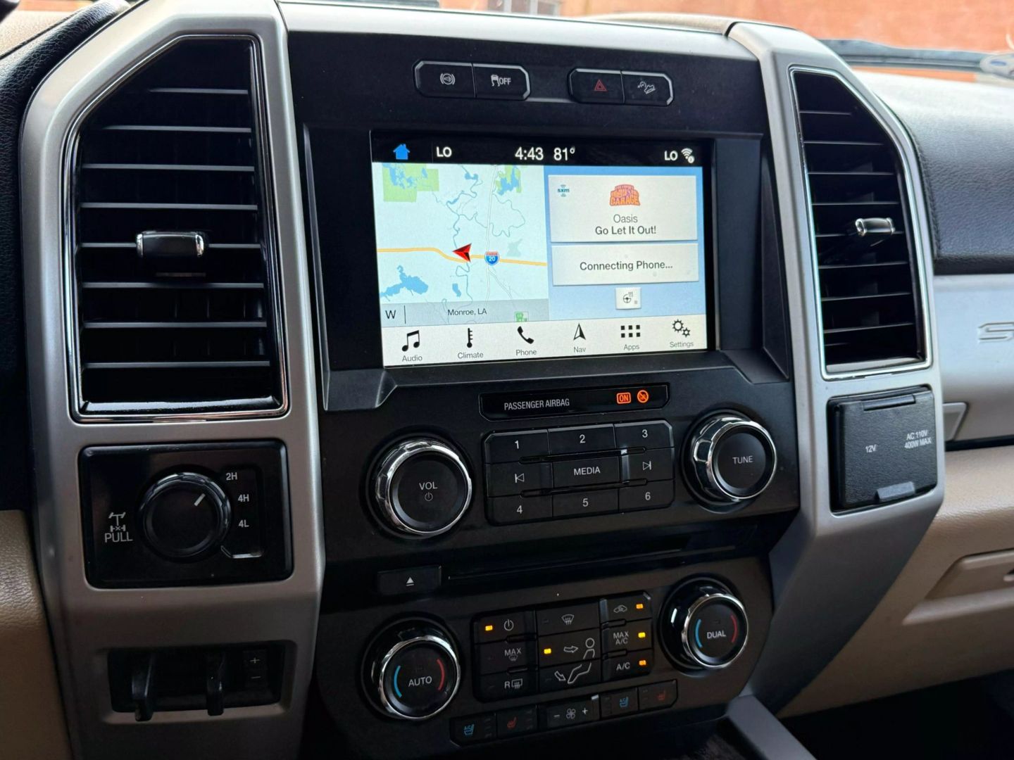 2018 Ford F250 Super Duty Crew Cab - Image 30