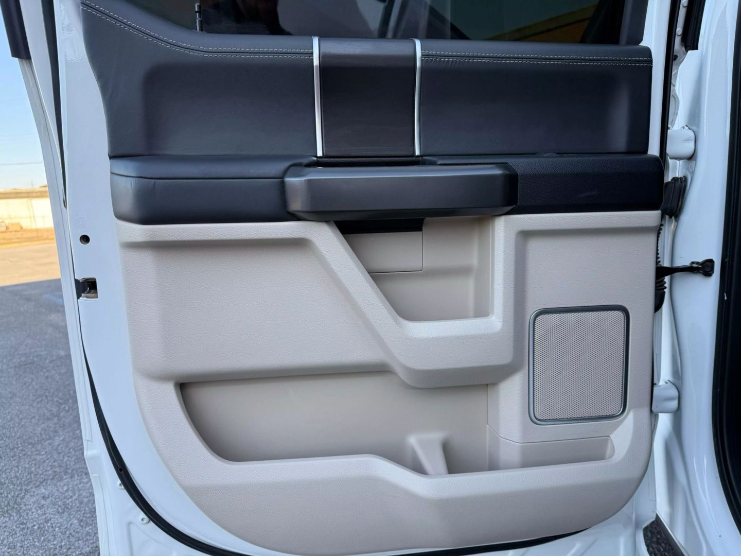 2020 Ford F250 Super Duty Crew Cab - Image 14
