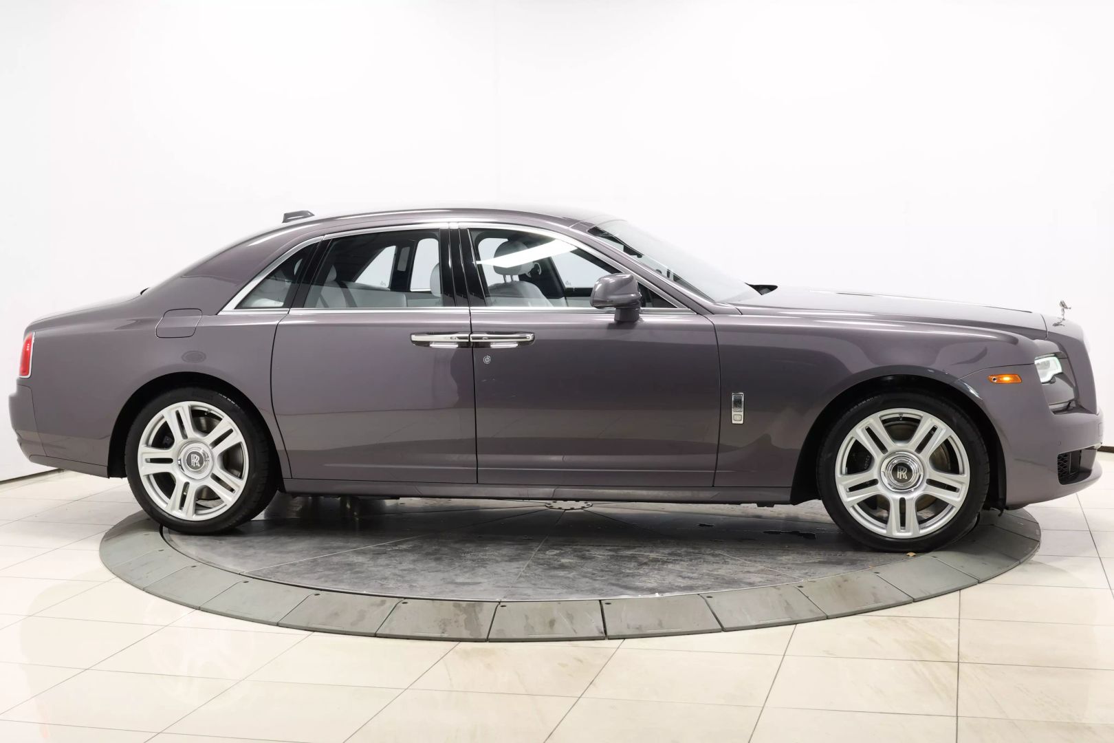 2019 Rolls-royce Ghost - Image 59