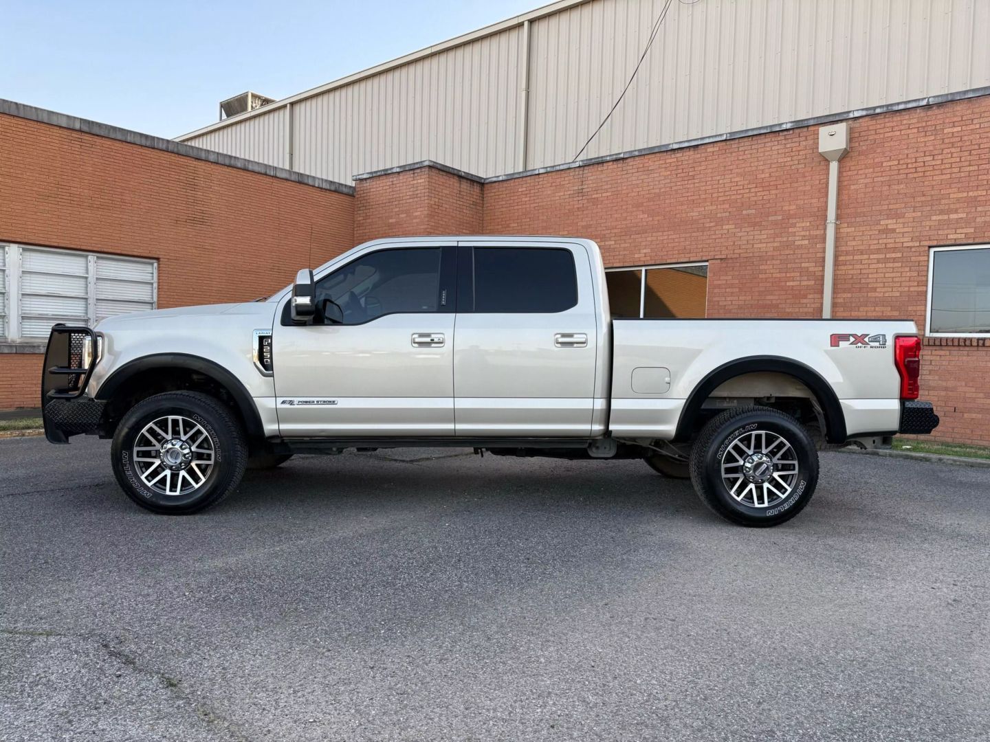2018 Ford F250 Super Duty Crew Cab - Image 4