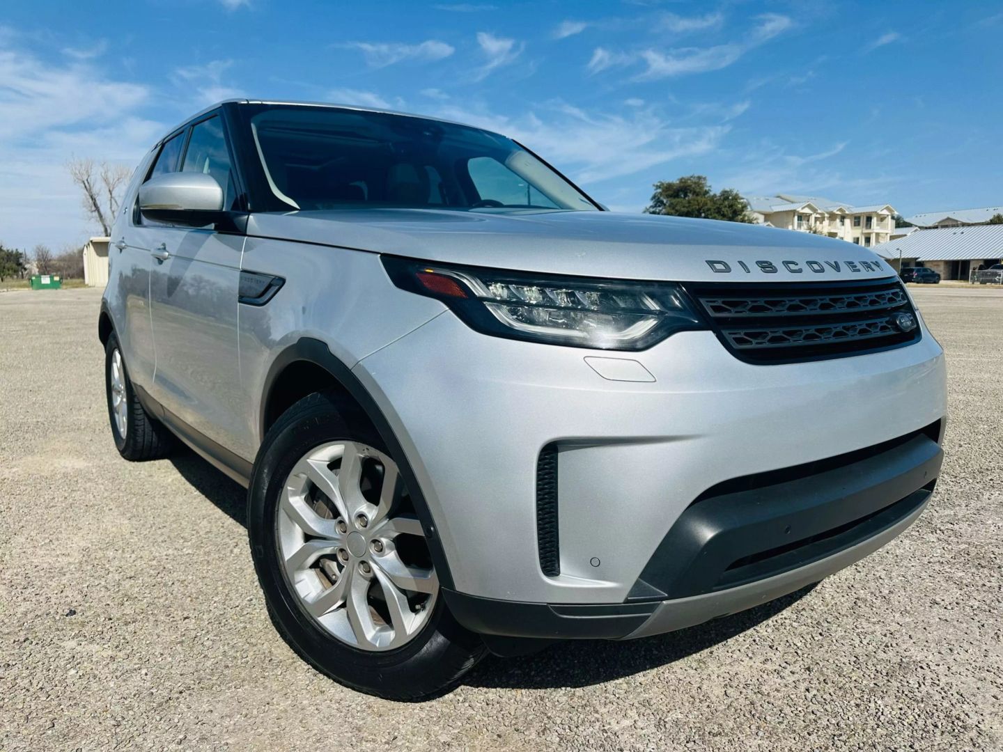 2020 Land Rover Discovery - Image 4