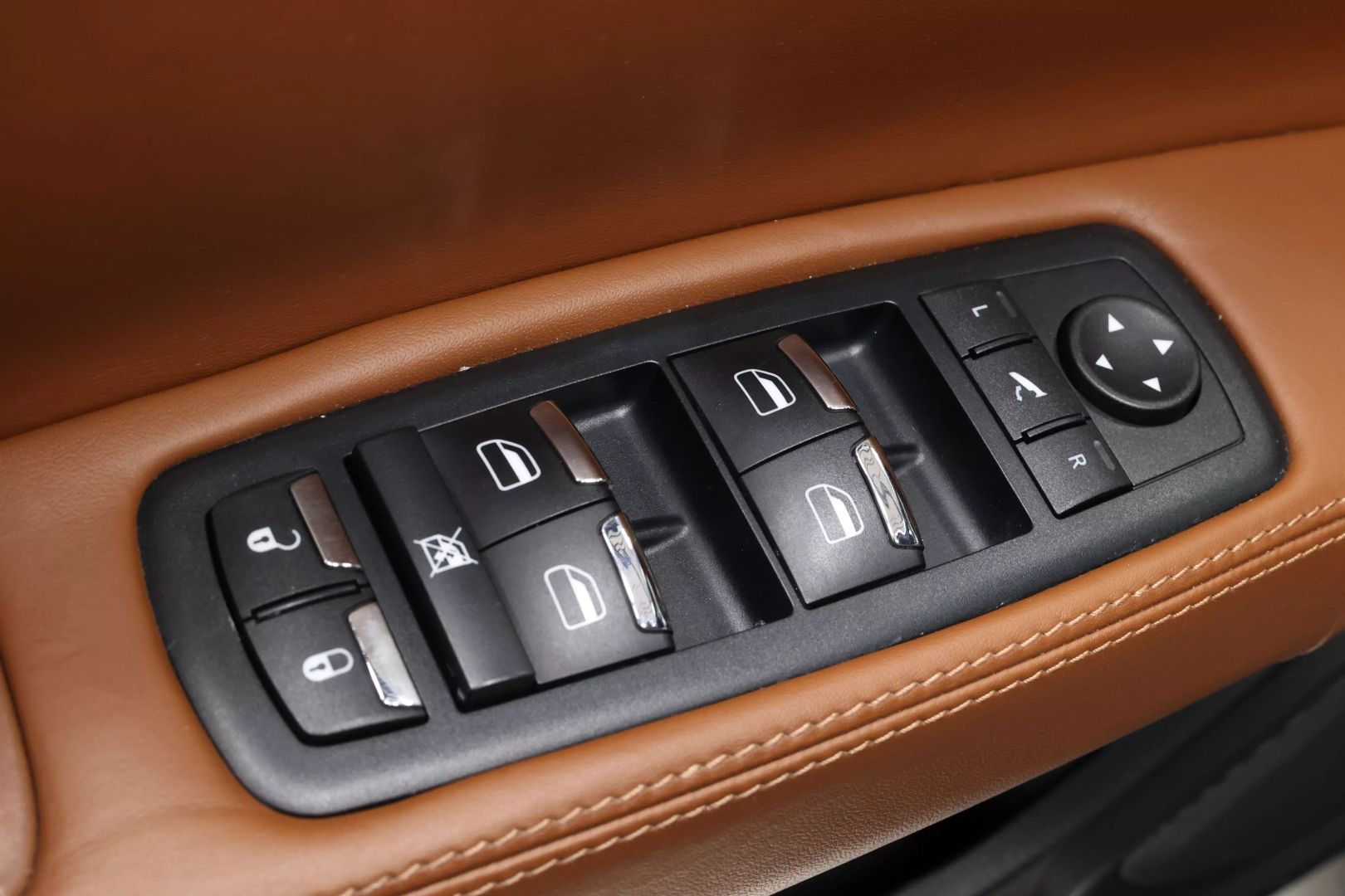 2018 Maserati Quattroporte - Image 10