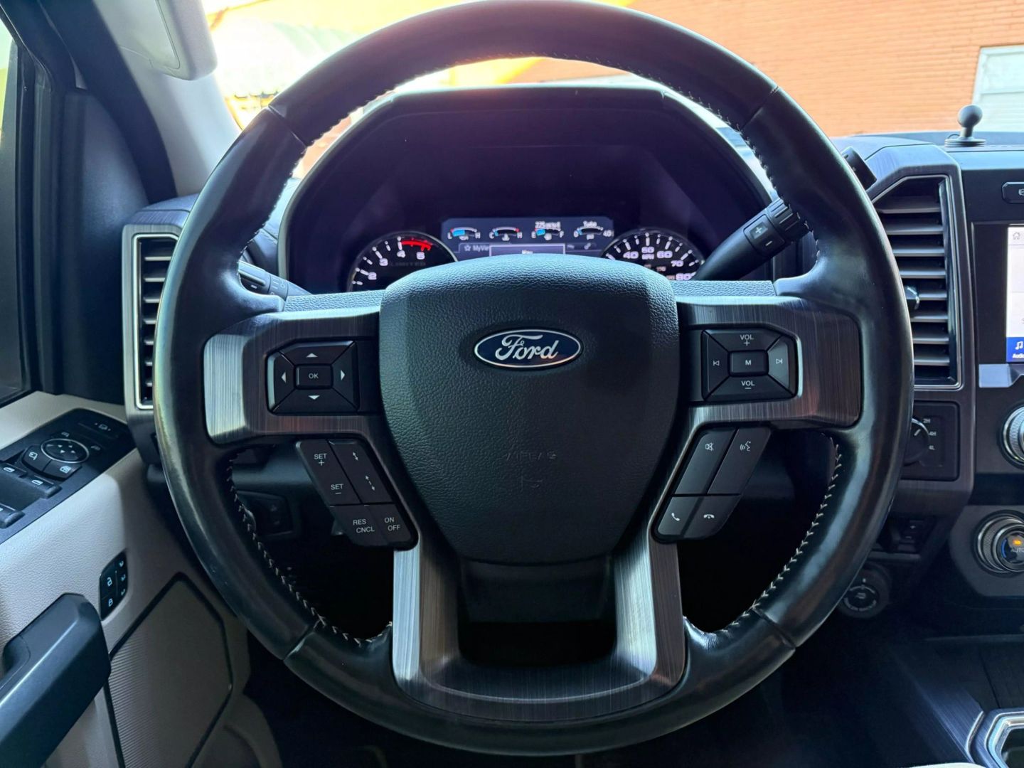 2020 Ford F250 Super Duty Crew Cab - Image 21