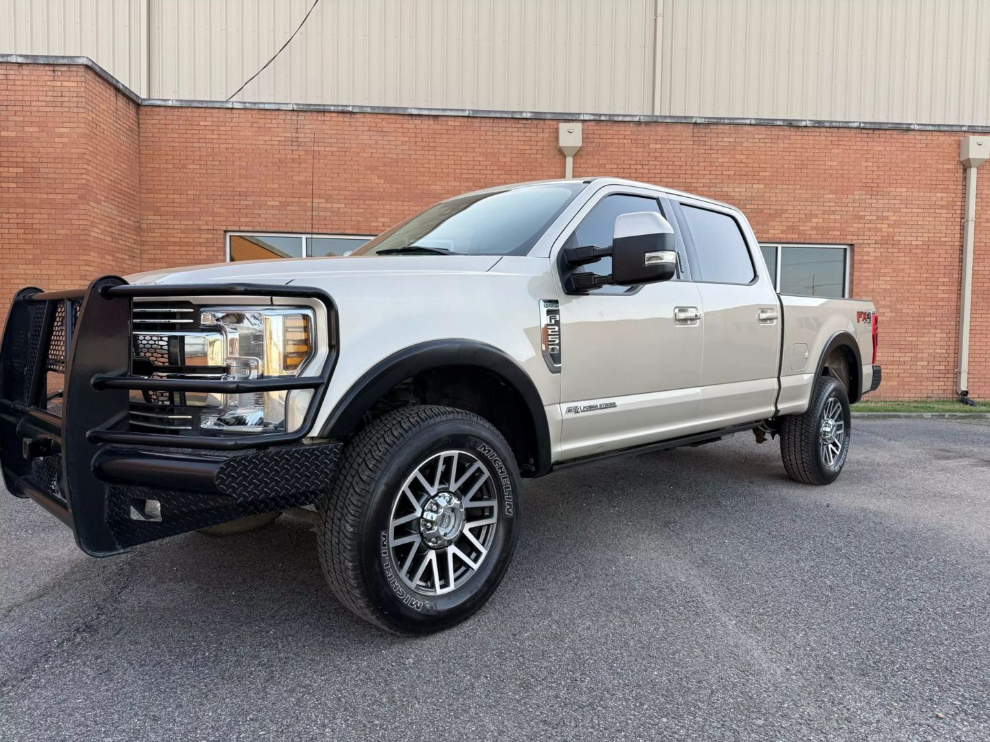 2018 Ford F250 Super Duty Crew Cab - Image 3