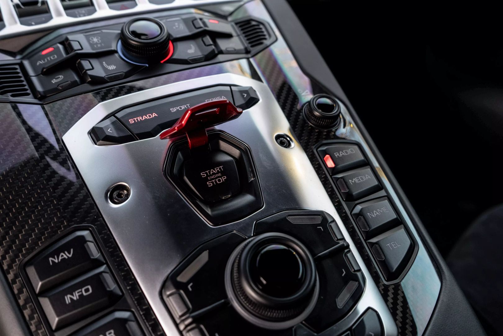 2014 Lamborghini Aventador - Image 69