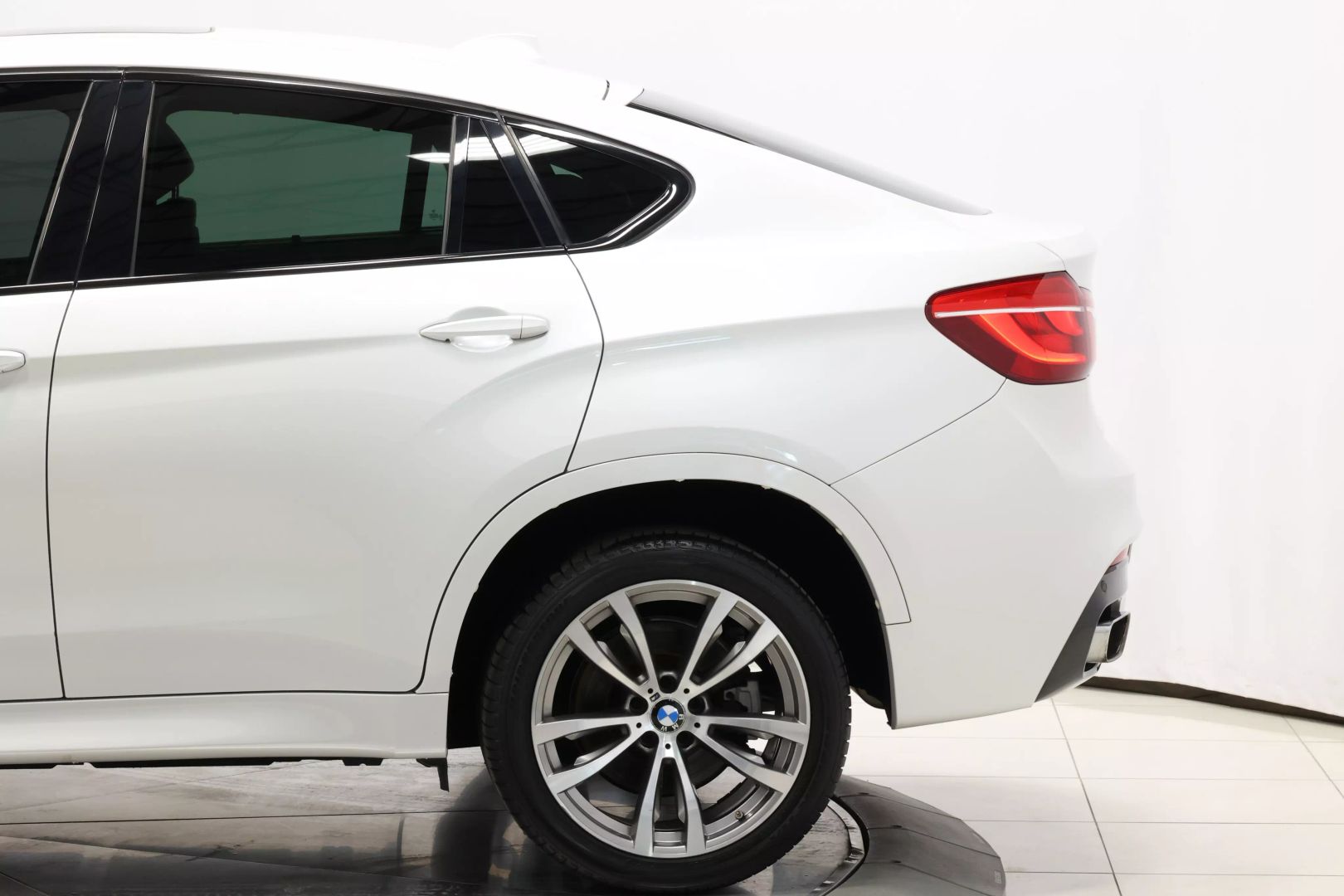 2015 Bmw X6 - Image 8