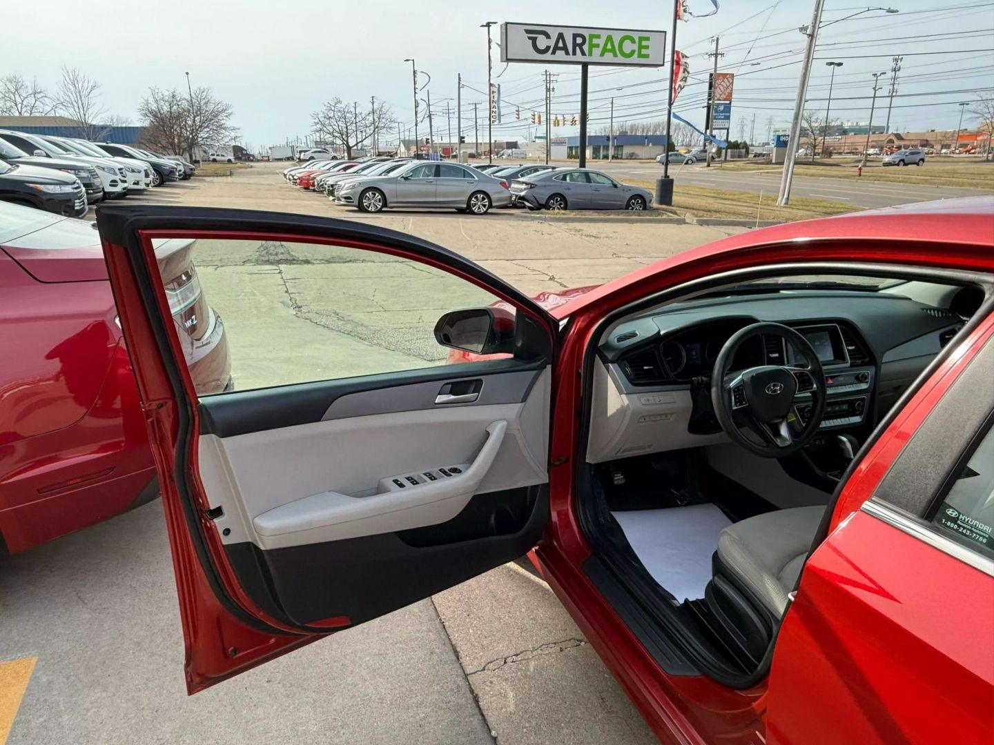 2018 Hyundai Sonata - Image 12