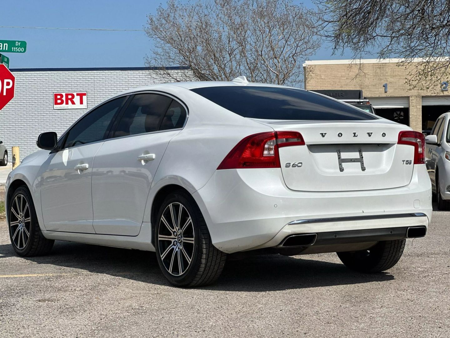 2017 Volvo S60 - Image 4