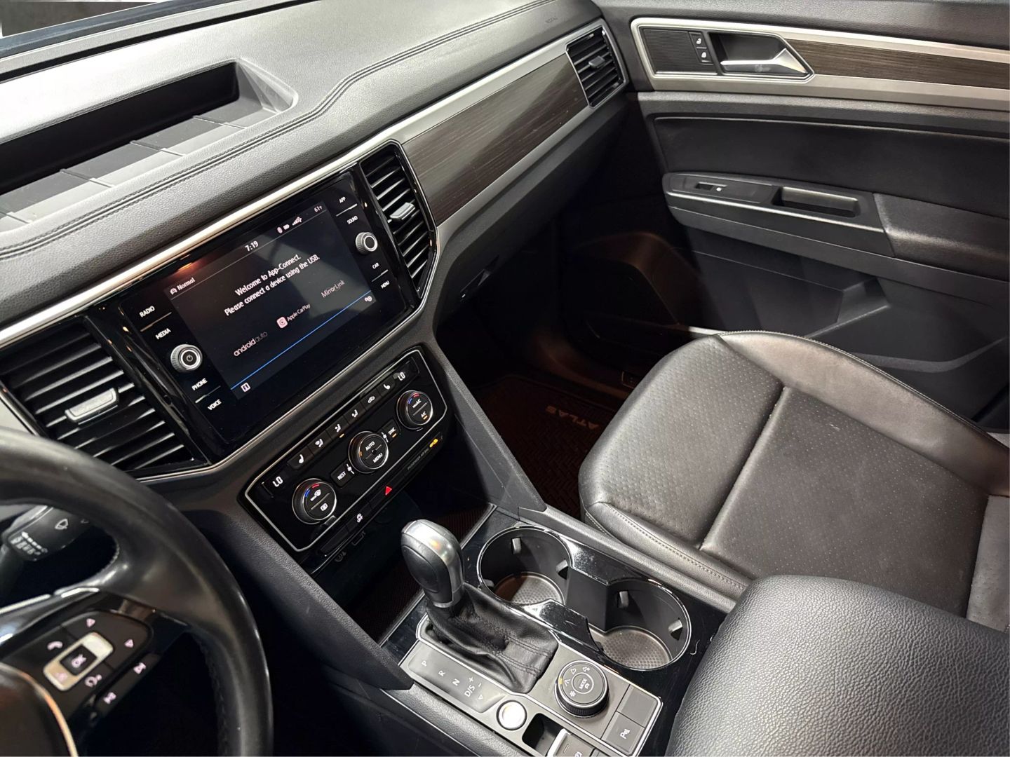 2018 Volkswagen Atlas - Image 39