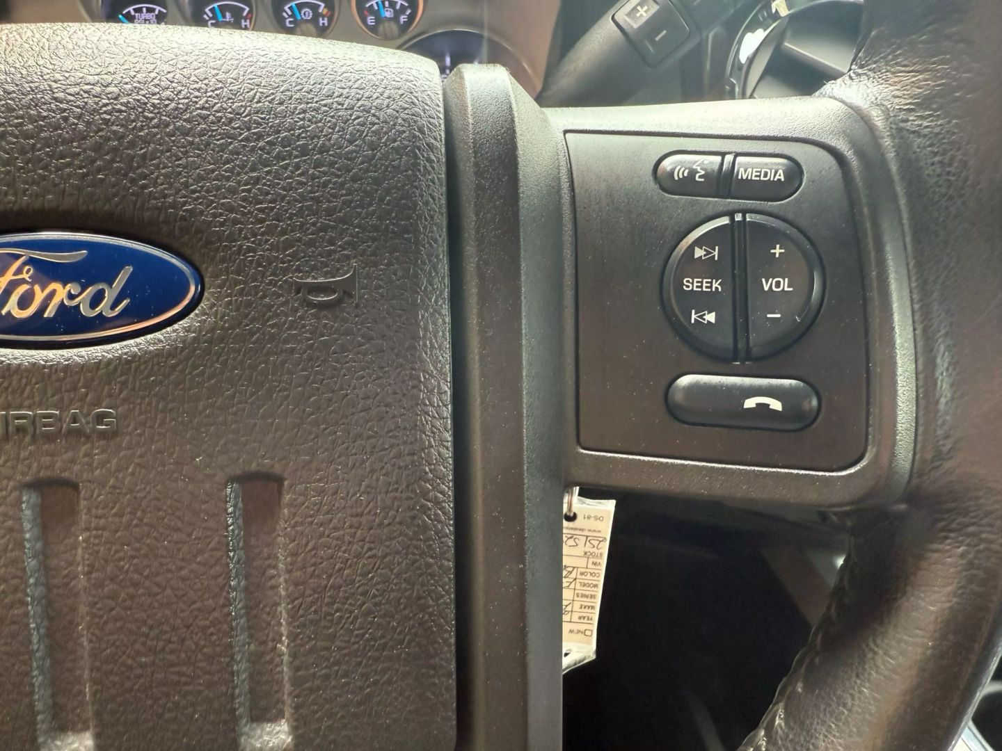 2015 Ford F250 Super Duty Crew Cab - Image 27