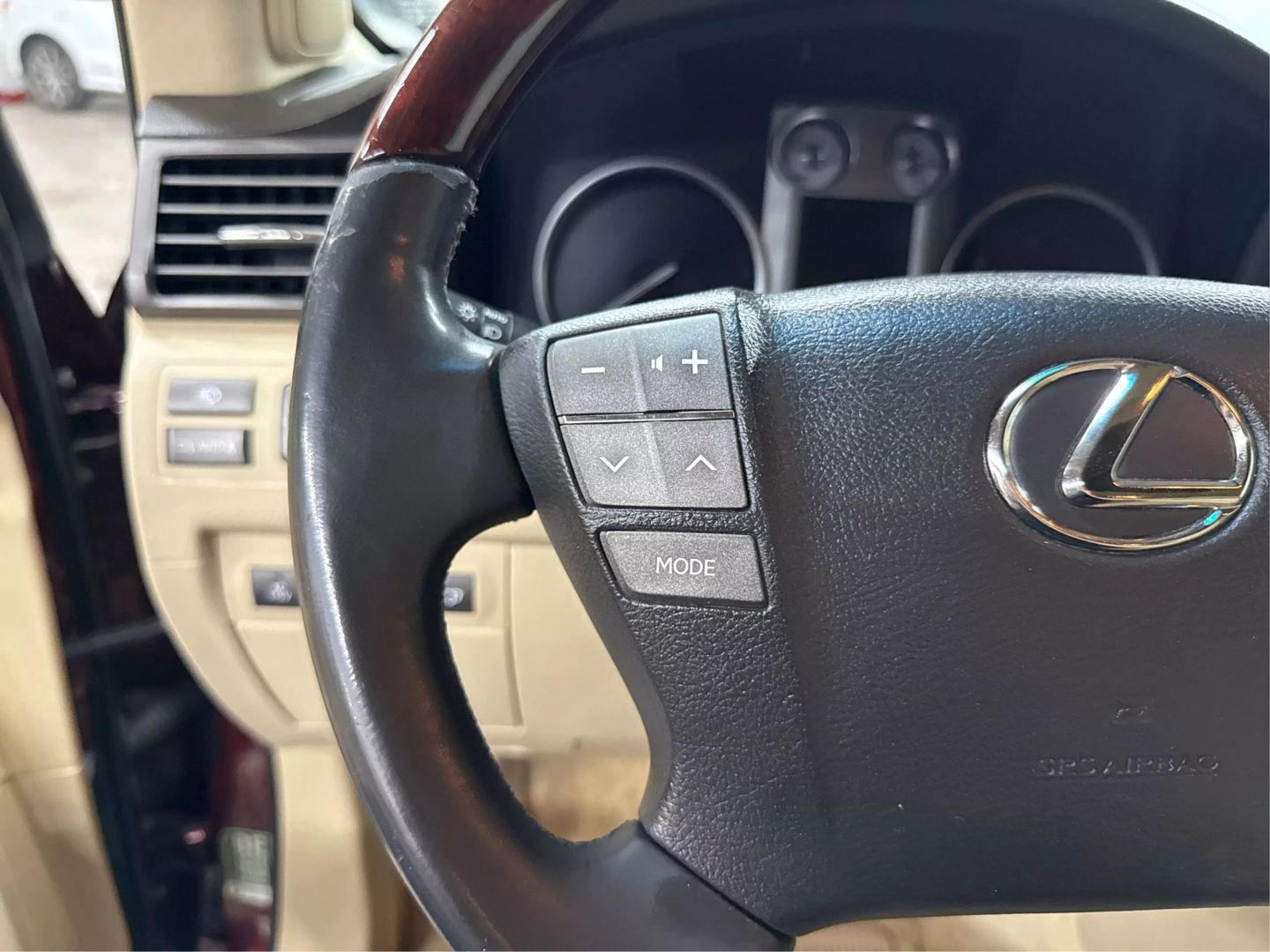2009 Lexus Lx - Image 25
