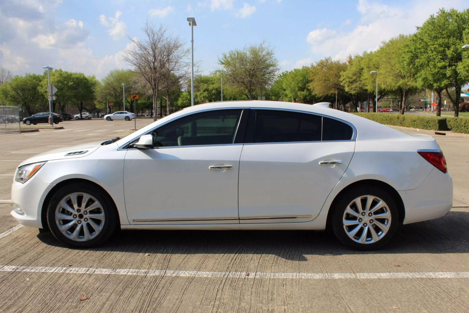 Used 2016 Buick LaCrosse Base with VIN 1G4GA5G31GF161890 for sale in Dallas, TX