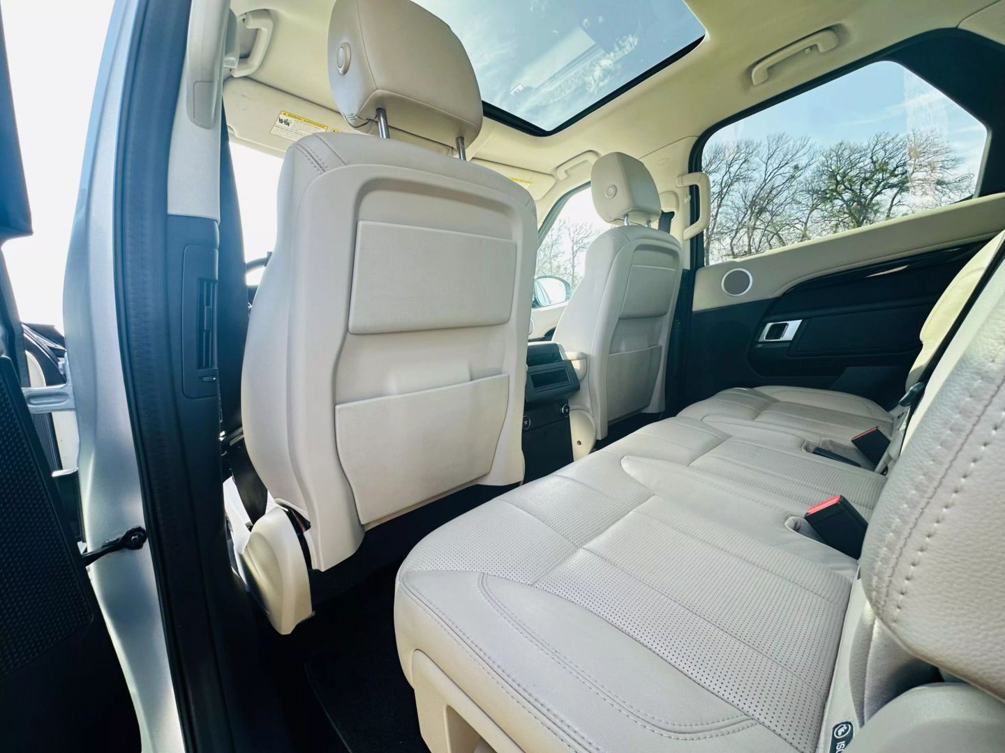 2020 Land Rover Discovery - Image 19
