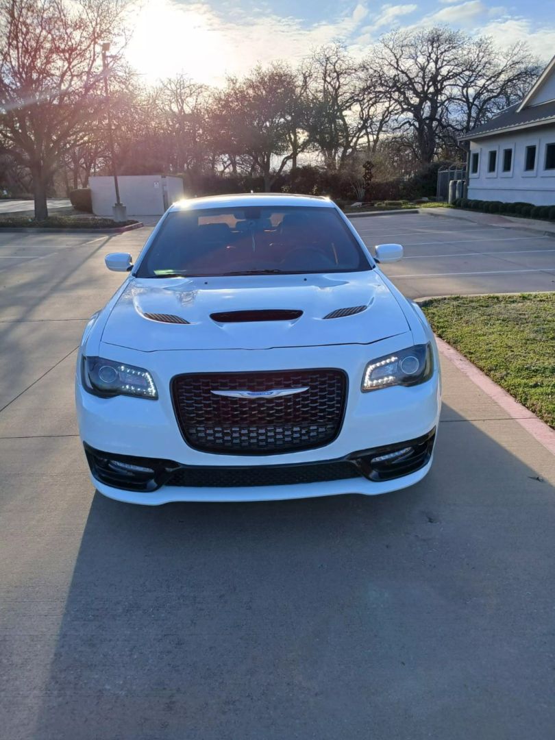 2019 Chrysler 300 - Image 1