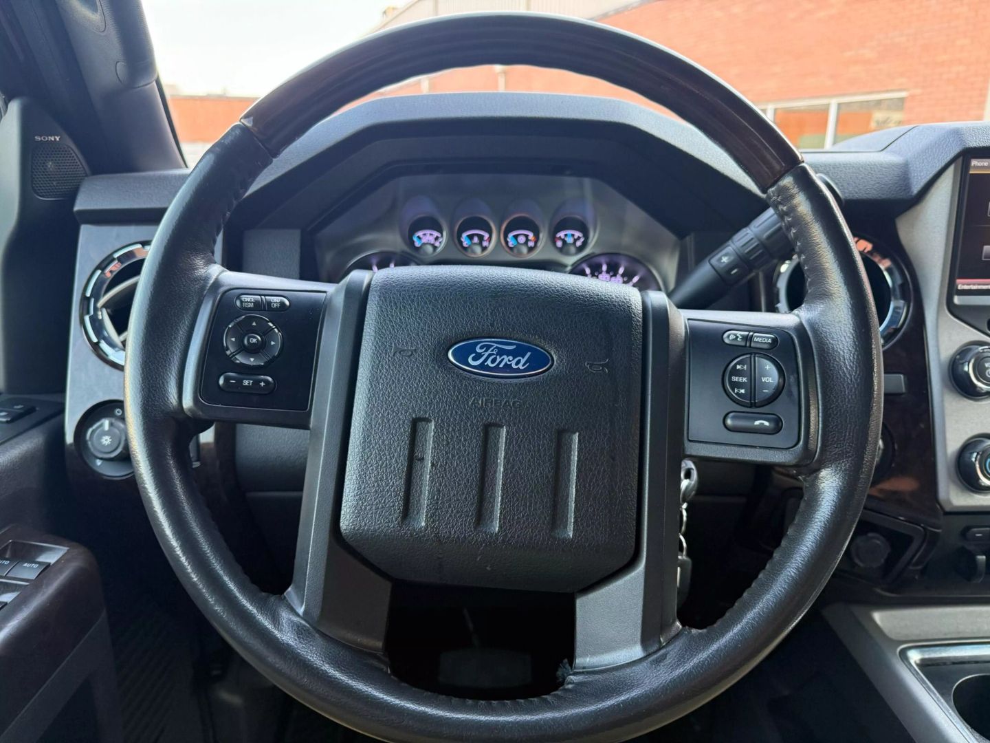 2016 Ford F250 Super Duty Crew Cab - Image 25