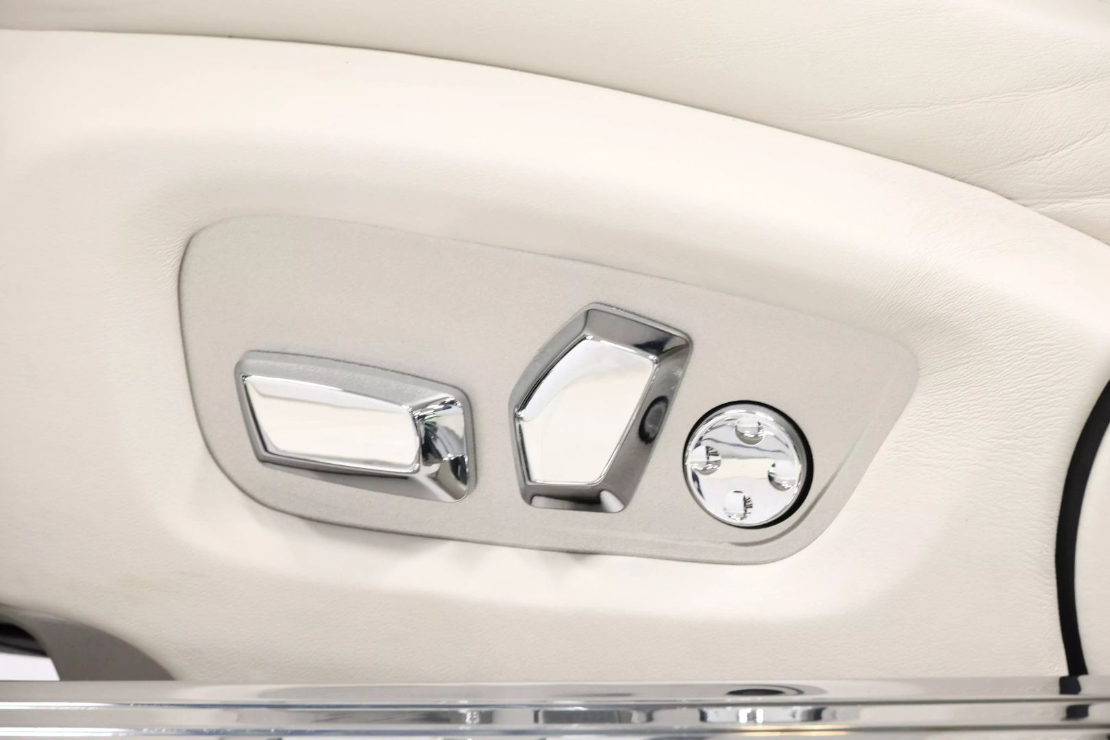 2014 Rolls-royce Wraith - Image 15