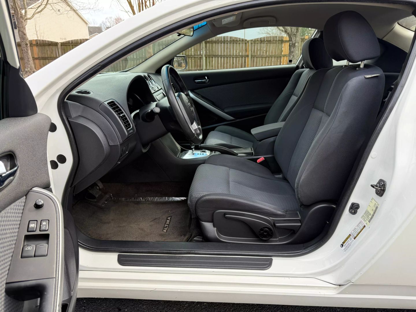 2009 Nissan Altima - Image 10