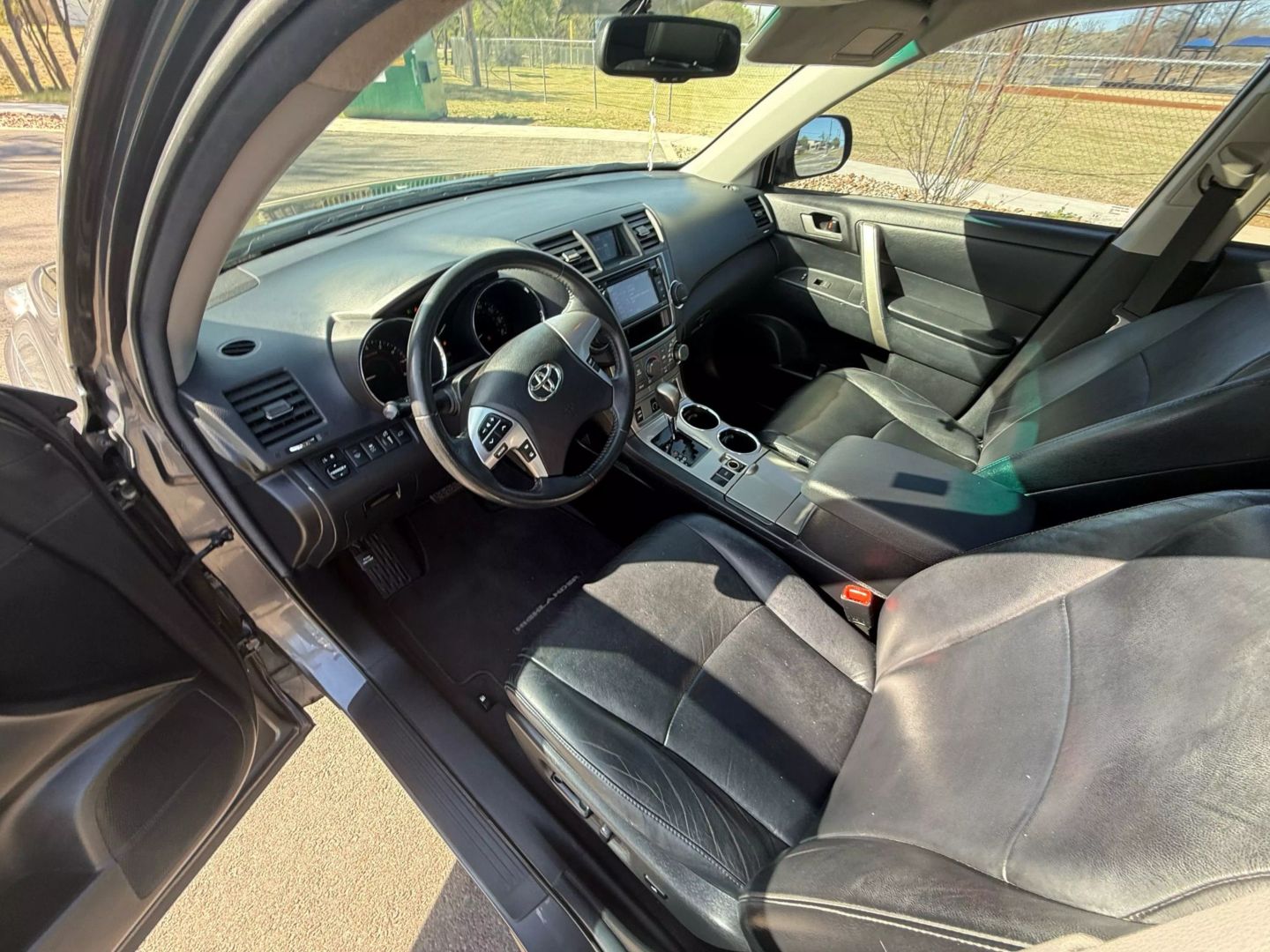 2013 Toyota Highlander - Image 19